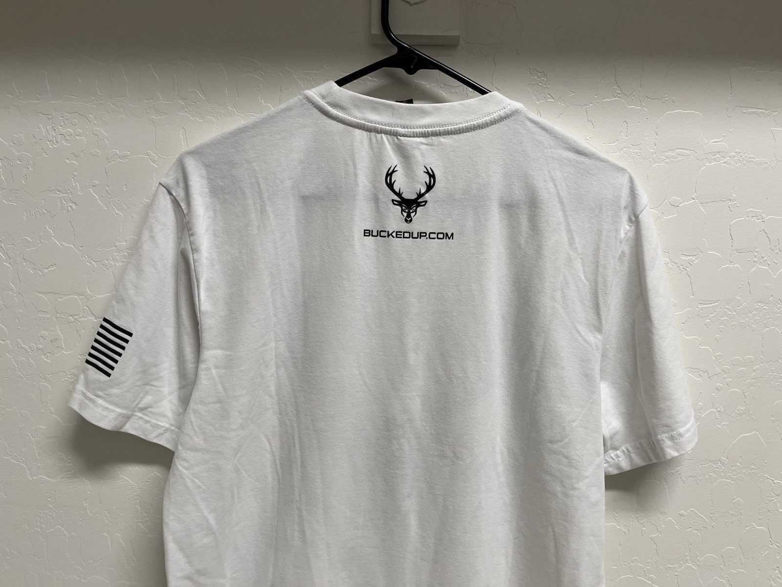 Bucked Up Mens Flag Logo White T Shirt Large New Without Tags Fitness Lifting gallery
