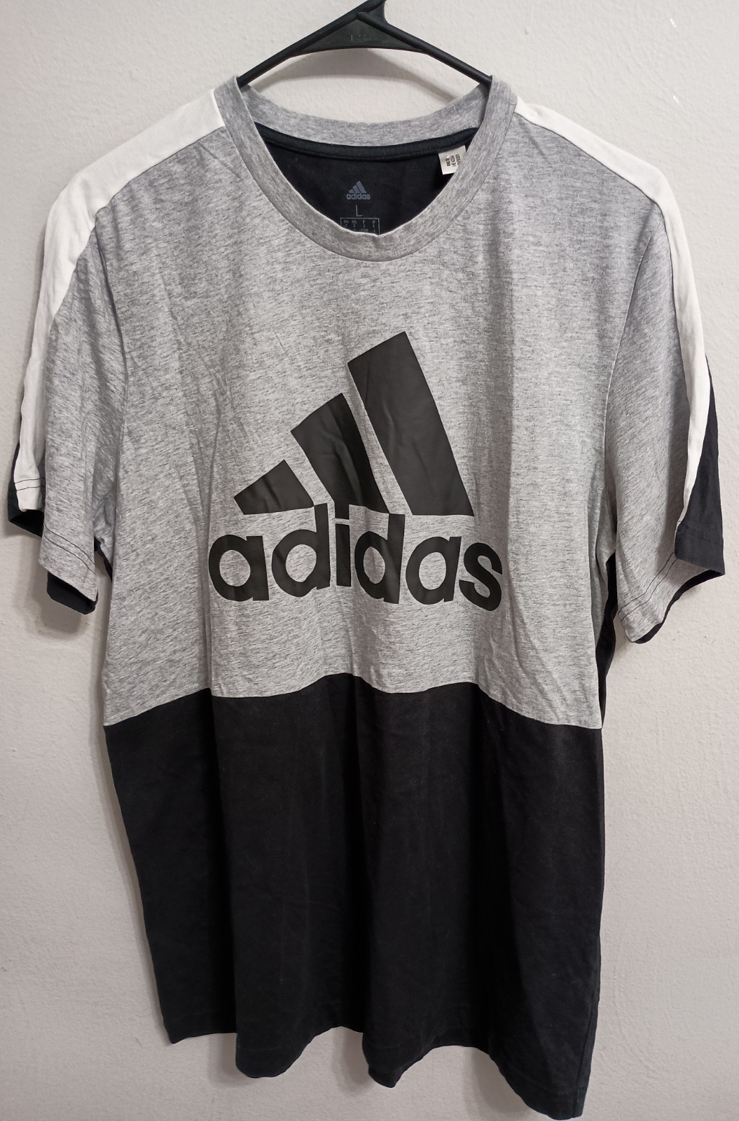ADIDAS Mens Large Two Tone Color Block Black and Gray TShirt
