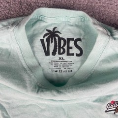 Bailey Apparel Vibes Men’s X-Large Green Short Sleeve California Tee Shirt