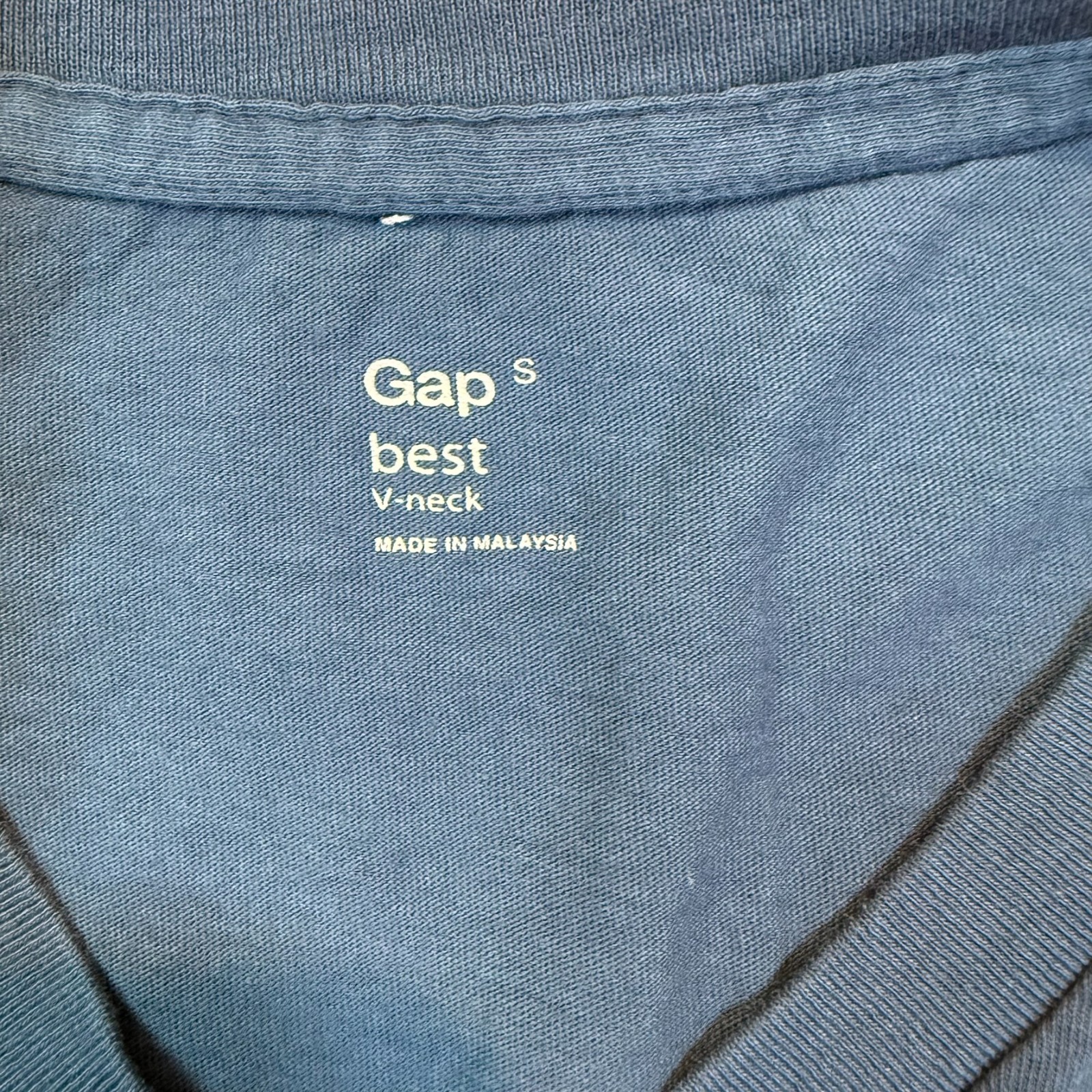 GAP Men's Size Small Blue Short Sleeve V-Neck Plain Tee Solid Flat Front gallery