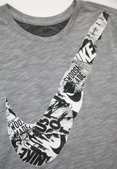 Large Nike Dri Fit Gray Cotton Poly Short Sleeve Mans Graphic T-Shirt Top P17