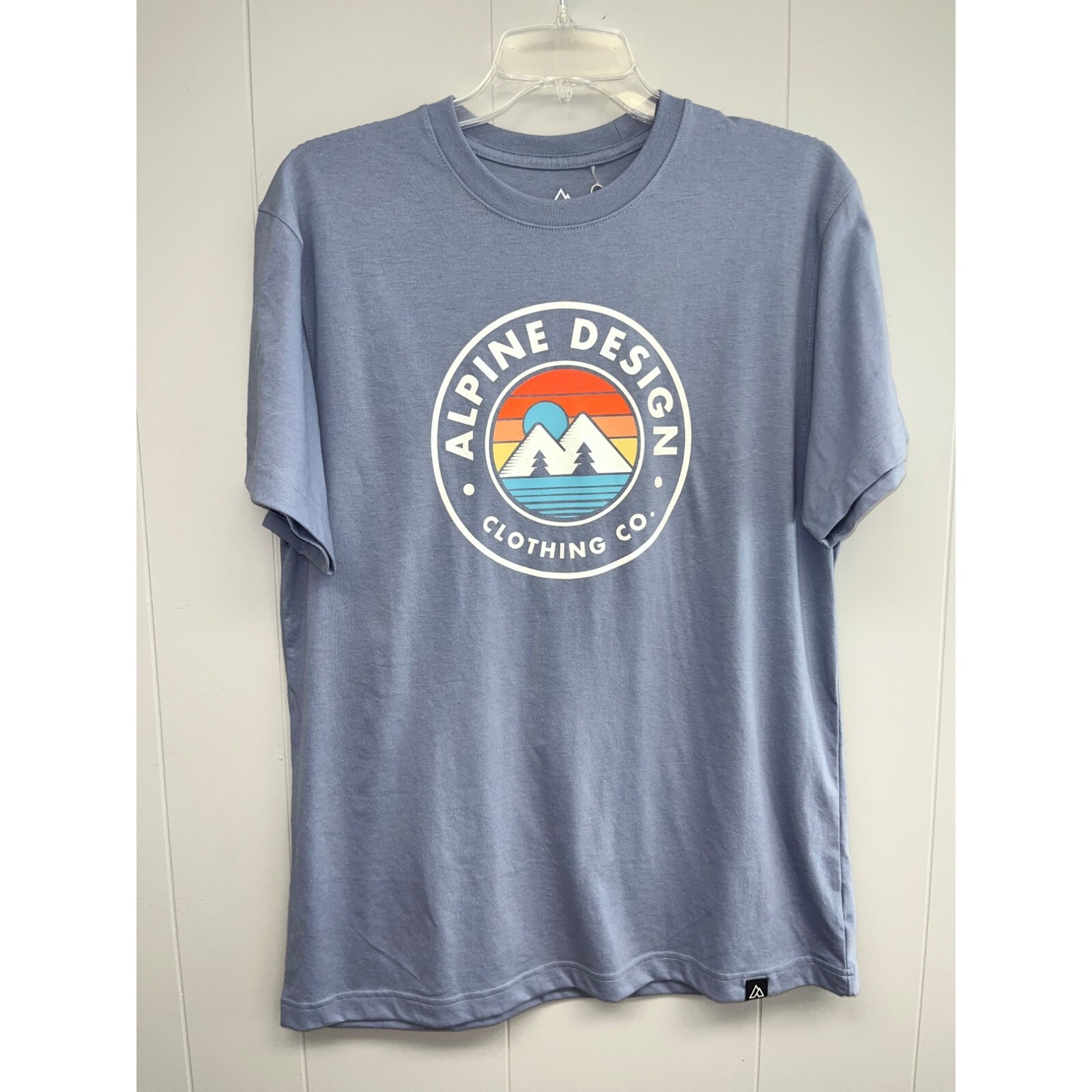 Alpine Design Men’s Graphic Tee Smokey Slate NWT Large Mountains Lake