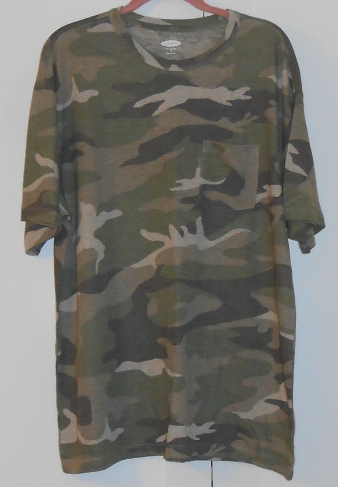 MEN’S OLD NAVY GREEN CAMO SOFT WASHED LINEN BLEND POCKET TEE – SIZE XLARGE