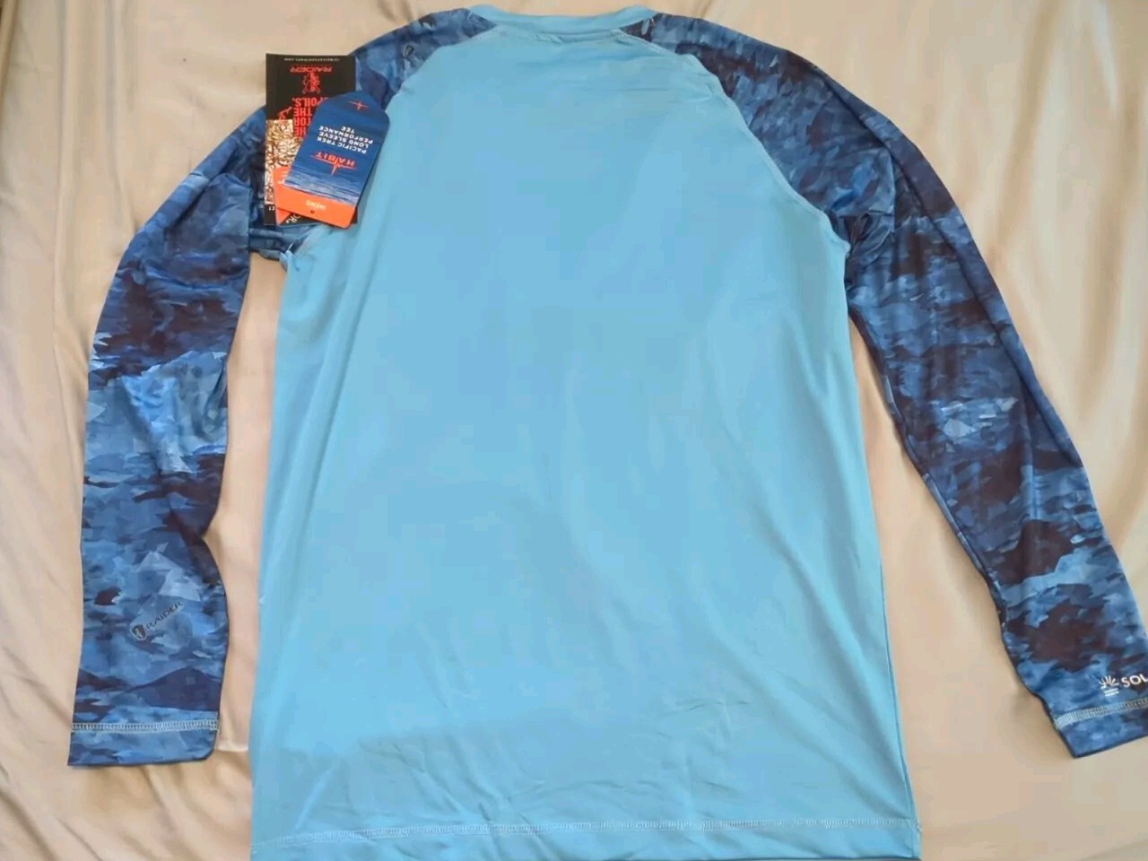 Habit Pacific Trek Long Sleeve Performance Water Swimming Tshirt Size Small gallery