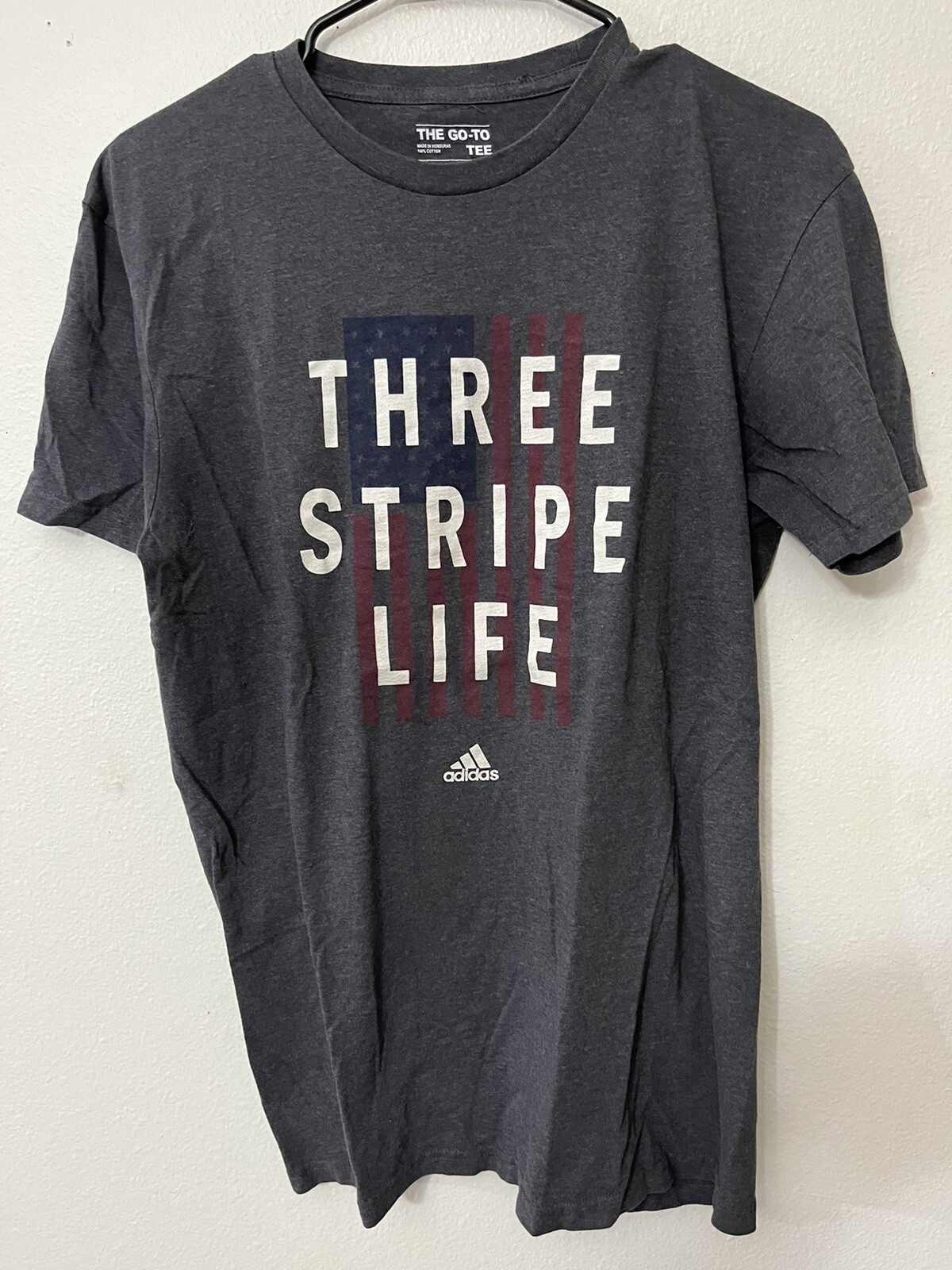 Mens Adidas “The Go-To Tee” Gray Logo Short Sleeve Shirt Medium USA Flag