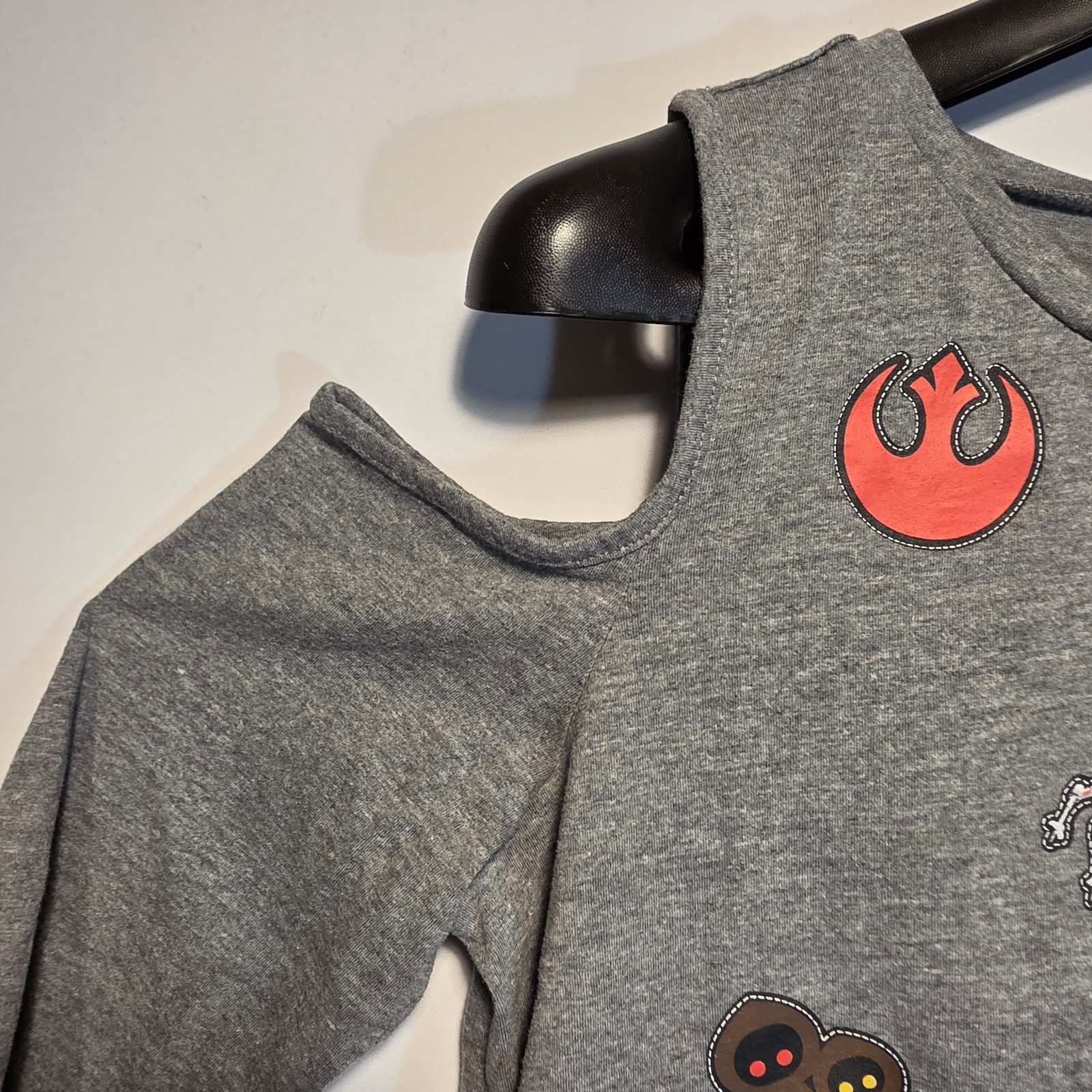 2 SHIRT BUNDLE!! Star Wars Cold Shoulder XXL AND Star Wars ¾ Sleeve Shirt 2X gallery