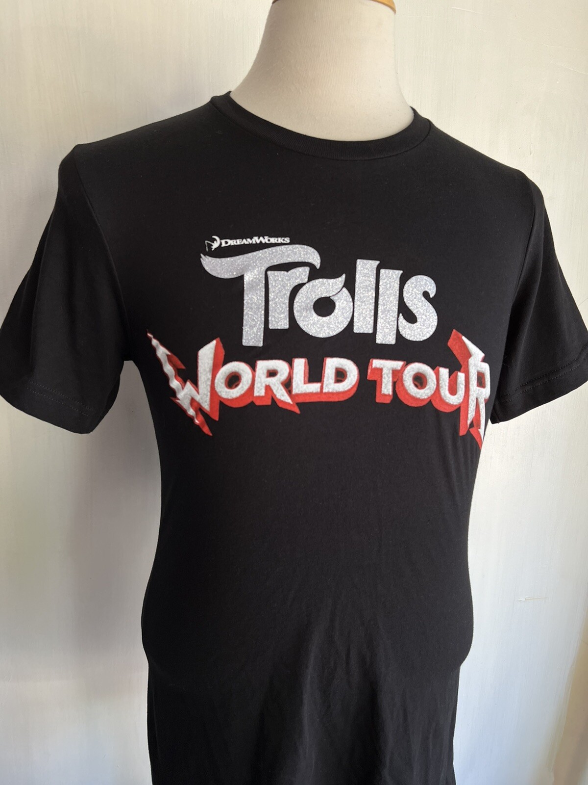 TROLLS WORLD TOUR (2020) Official Dreamworks Movie Dates Promo T-Shirt Sz Small gallery