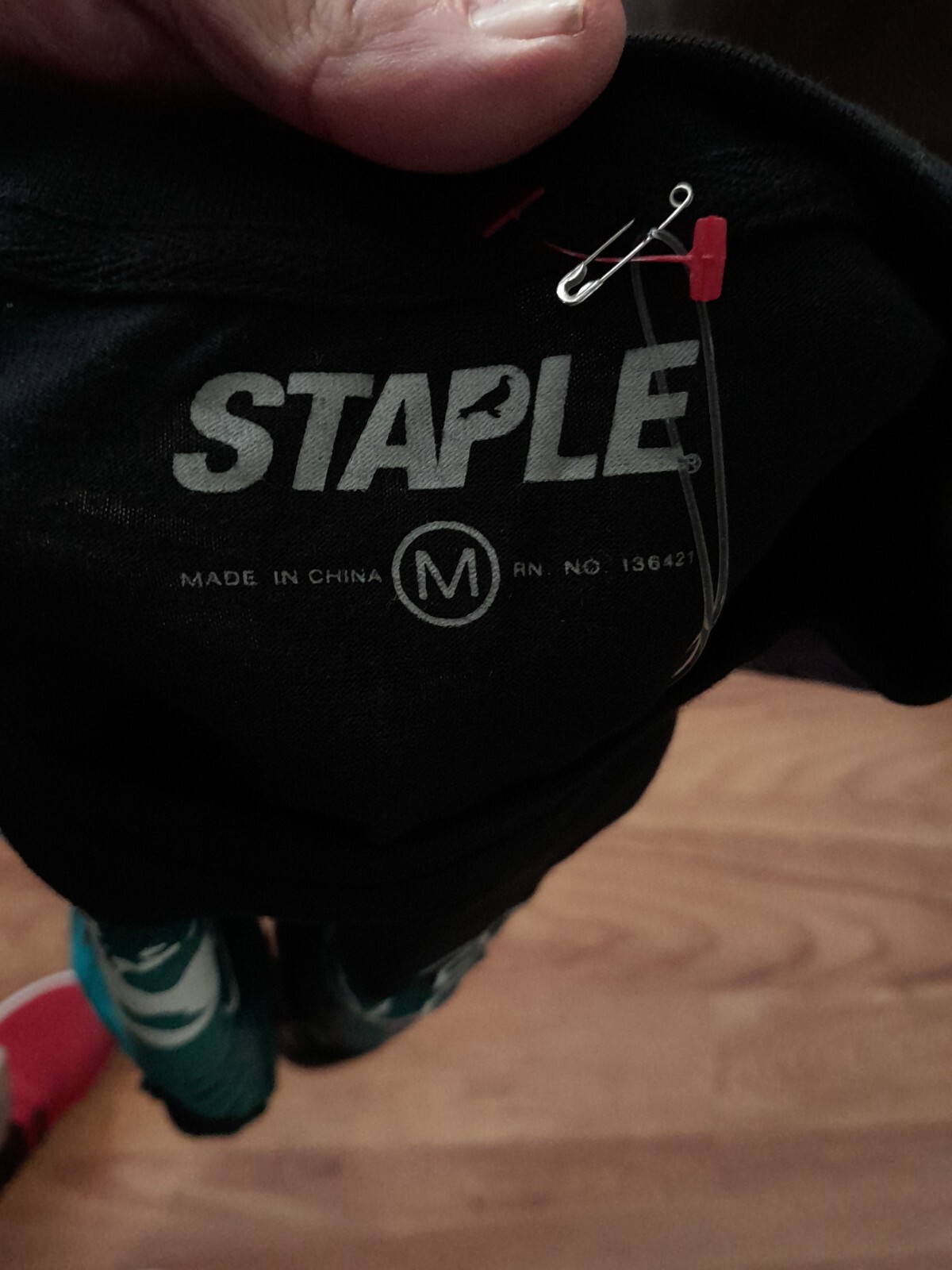 Staple World Renown Pigeon Mens M Black Graphic Shirt Skater 21 inch pit to pit gallery