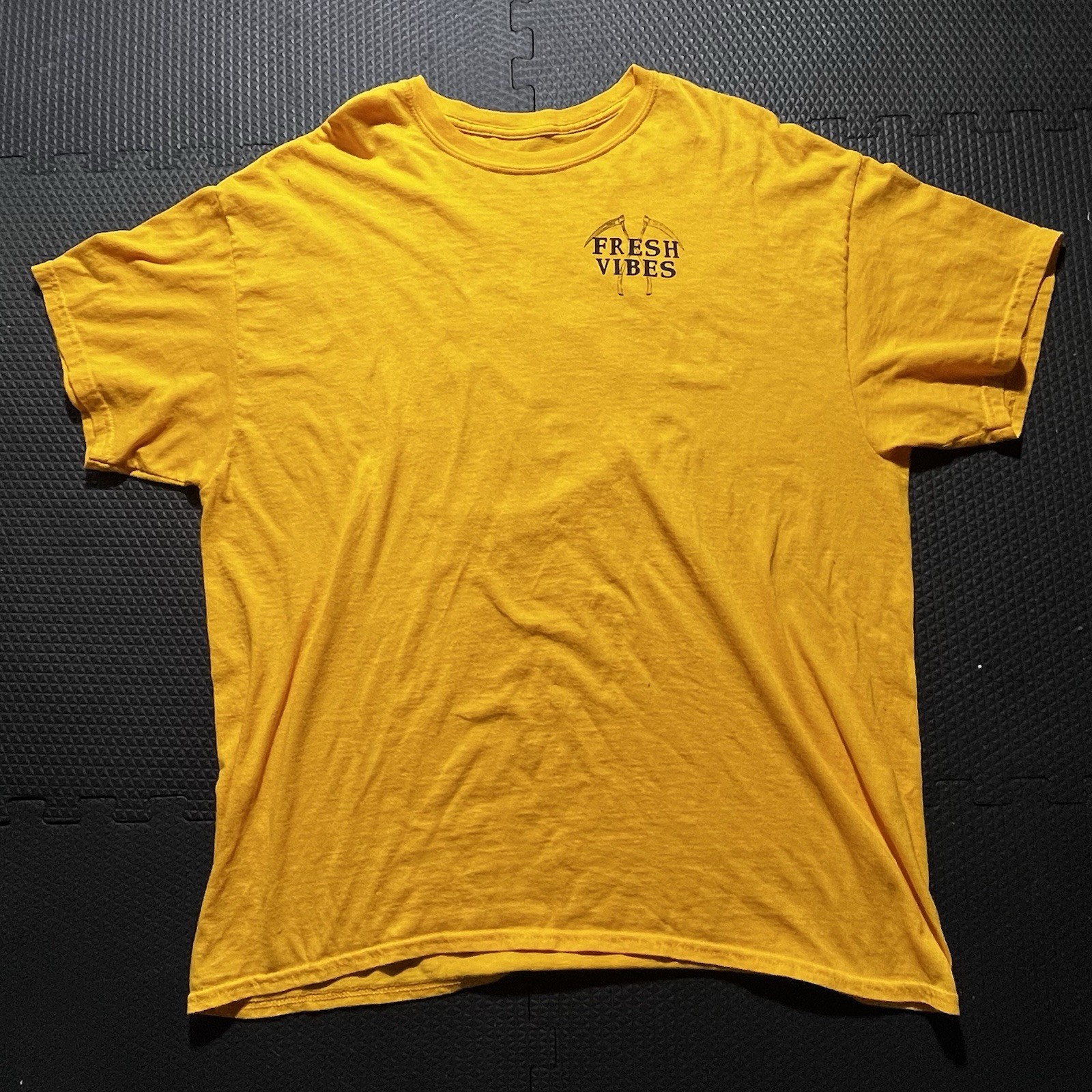 Fresh Vibes “Good Friends Bad Habits” Cotton Yellow T-shirt Sz XL 2 Sided gallery