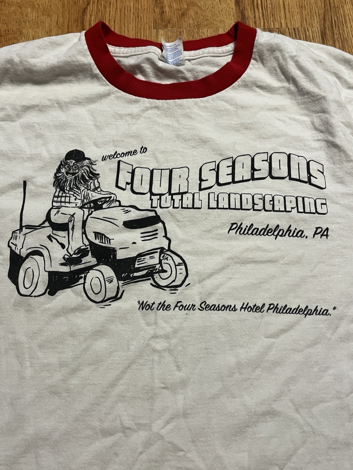 Gritty Four Seasons Total Landscaping Graphic T Shirt Mens MED Philadelphia PA gallery