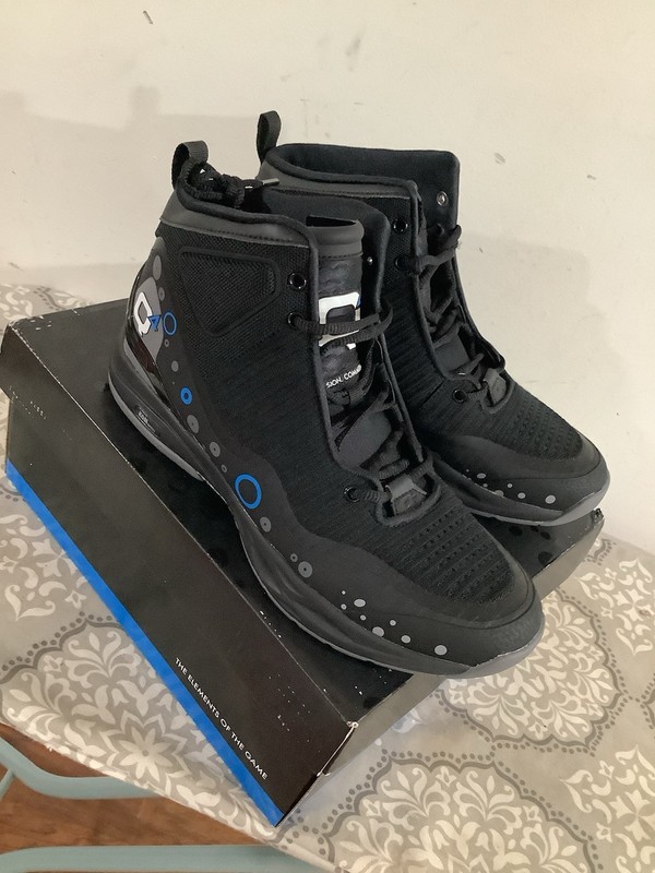Q4 Sports Jet Black Basketball Shoe  Size 10M  Q4MB-013