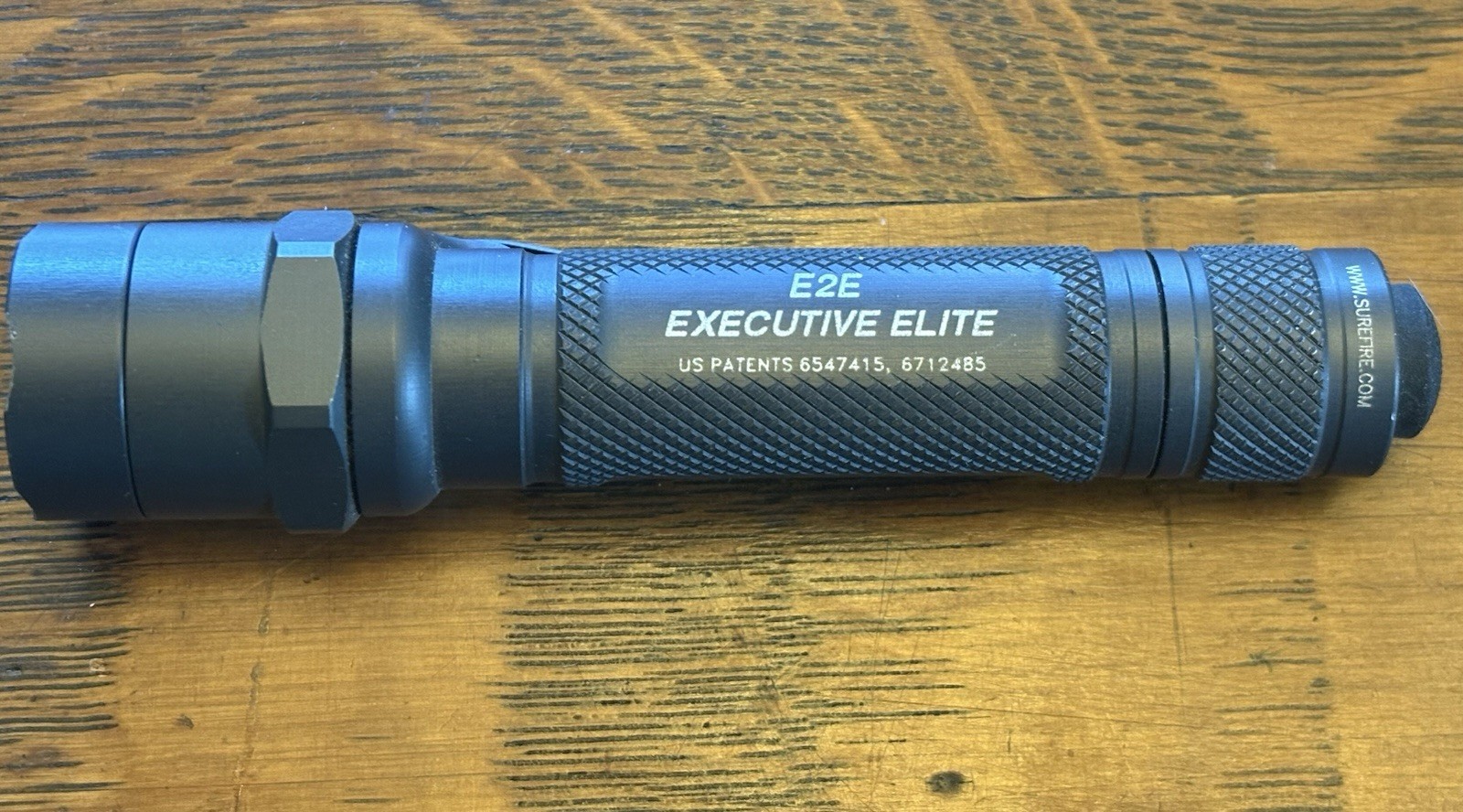 Surefire Executive Elite E2e Flashlight  Working With New Duracell Batteries