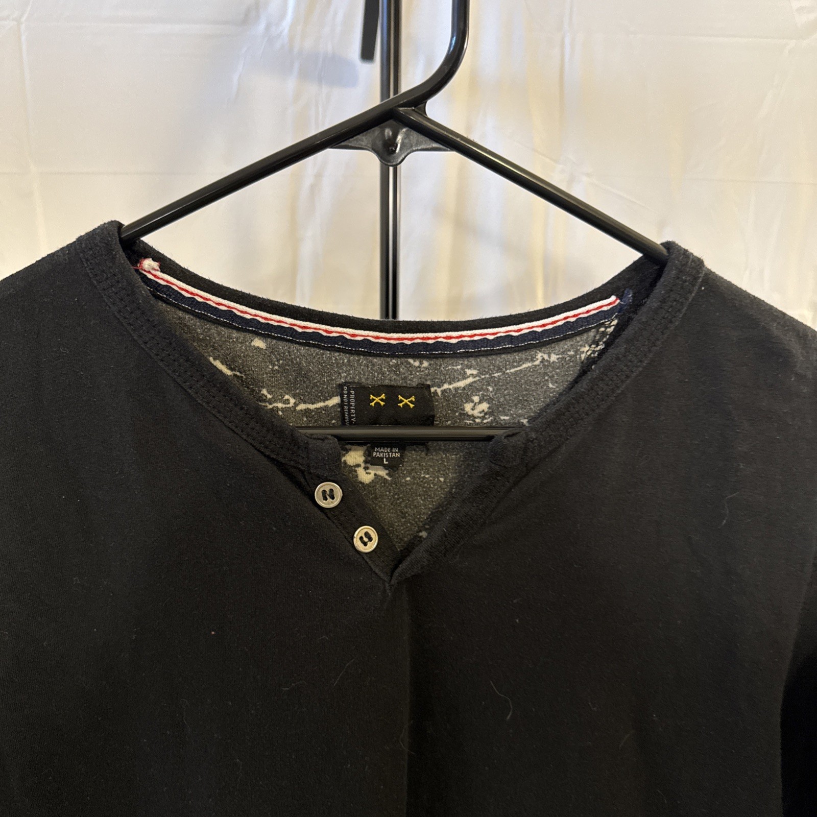Navy Yard California Black Large T-Shirt V-neck With Buttons gallery