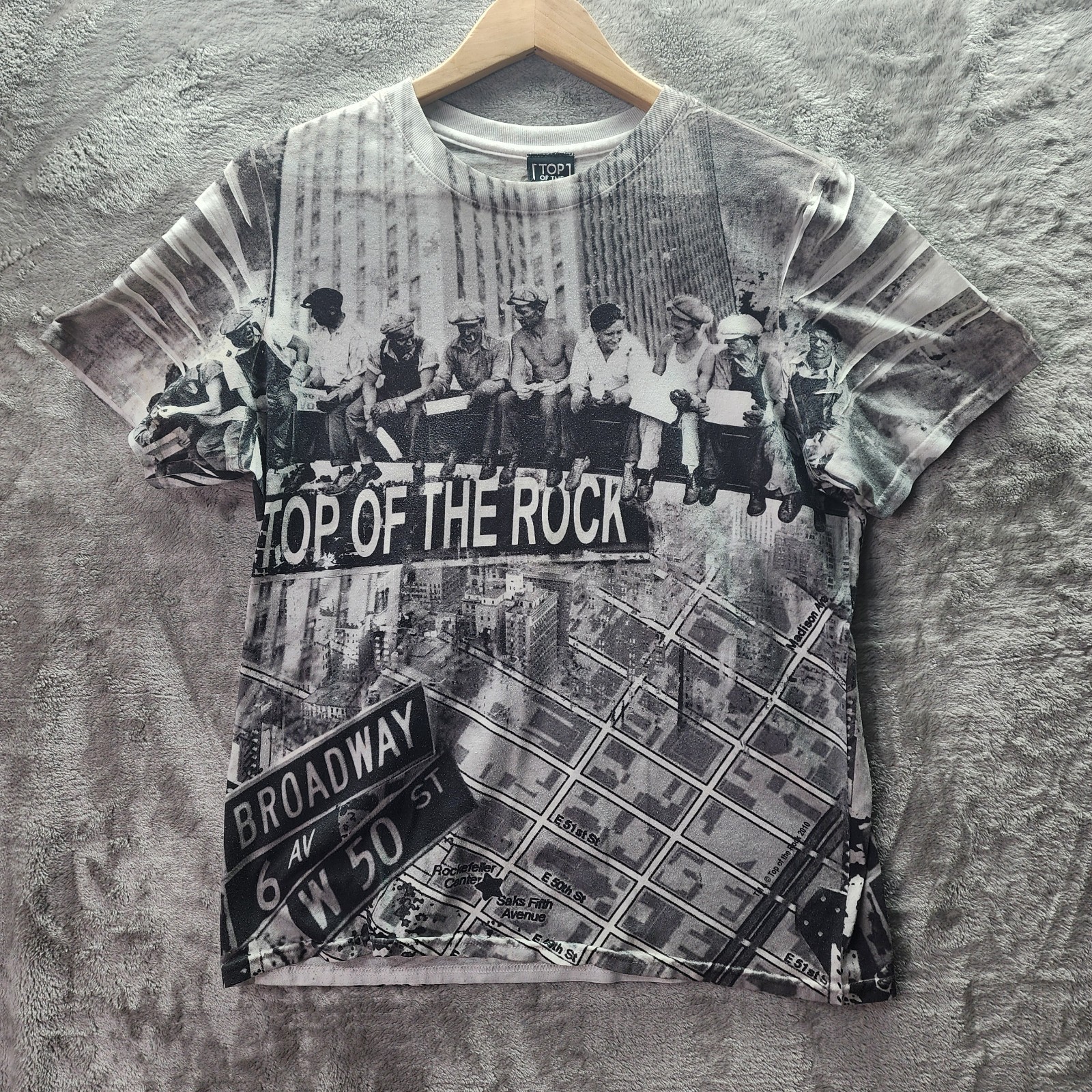 Rockefeller Center NYC Shirt Men’s L Top of the Rock Lunch Atop Skyscraper Graph gallery