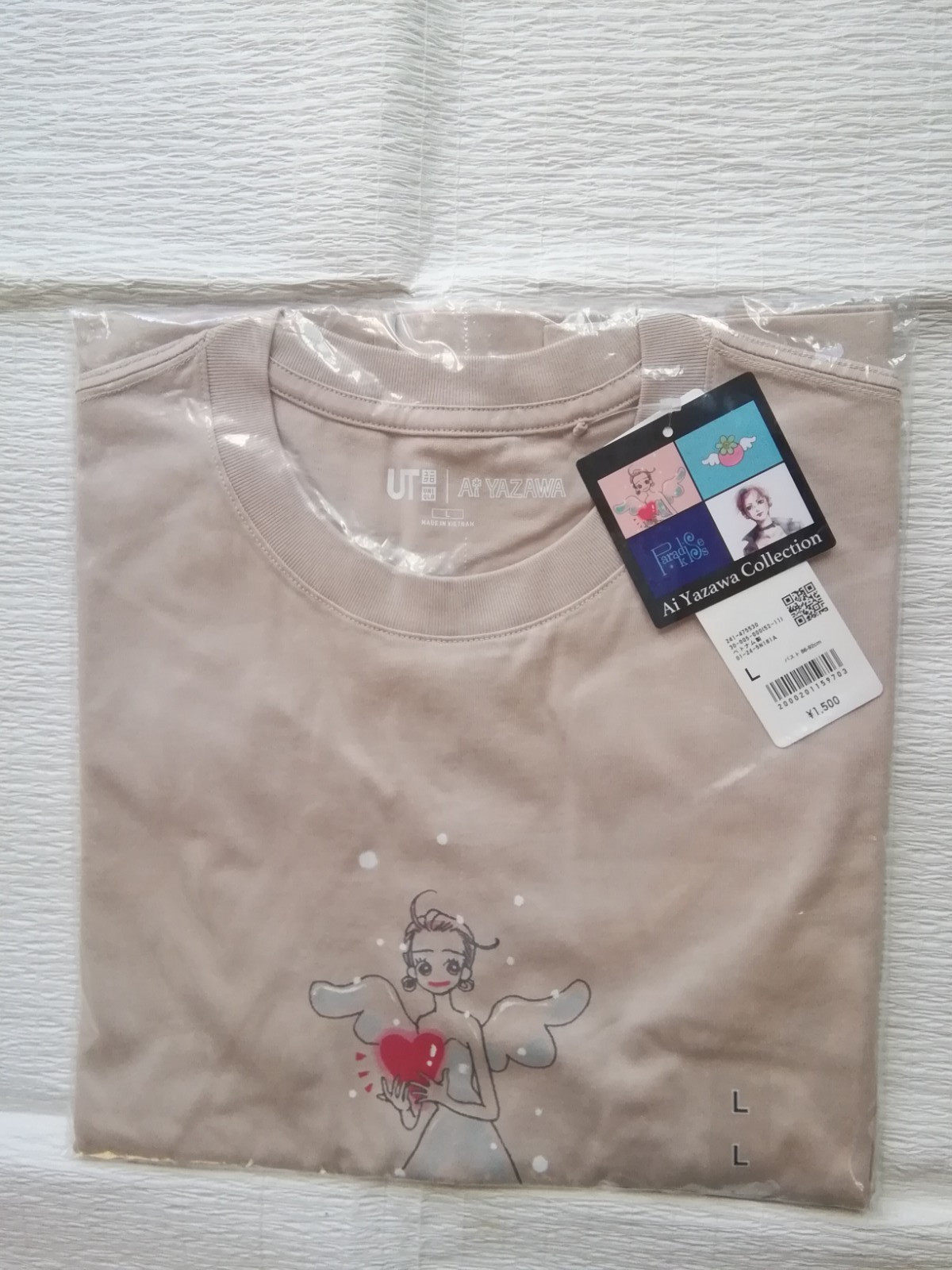Uniqlo Ai yazawa Collection UT T-shirt ivory size L (chest 34-36 in) gallery