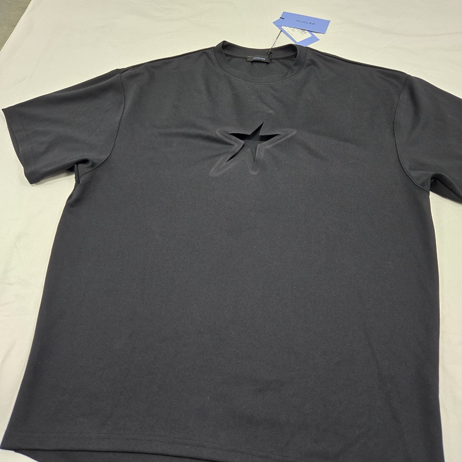 NWT Size MEDIUM Men’s Mugler Black Star Oversized T-Shirt Cut-Out $515 Retail