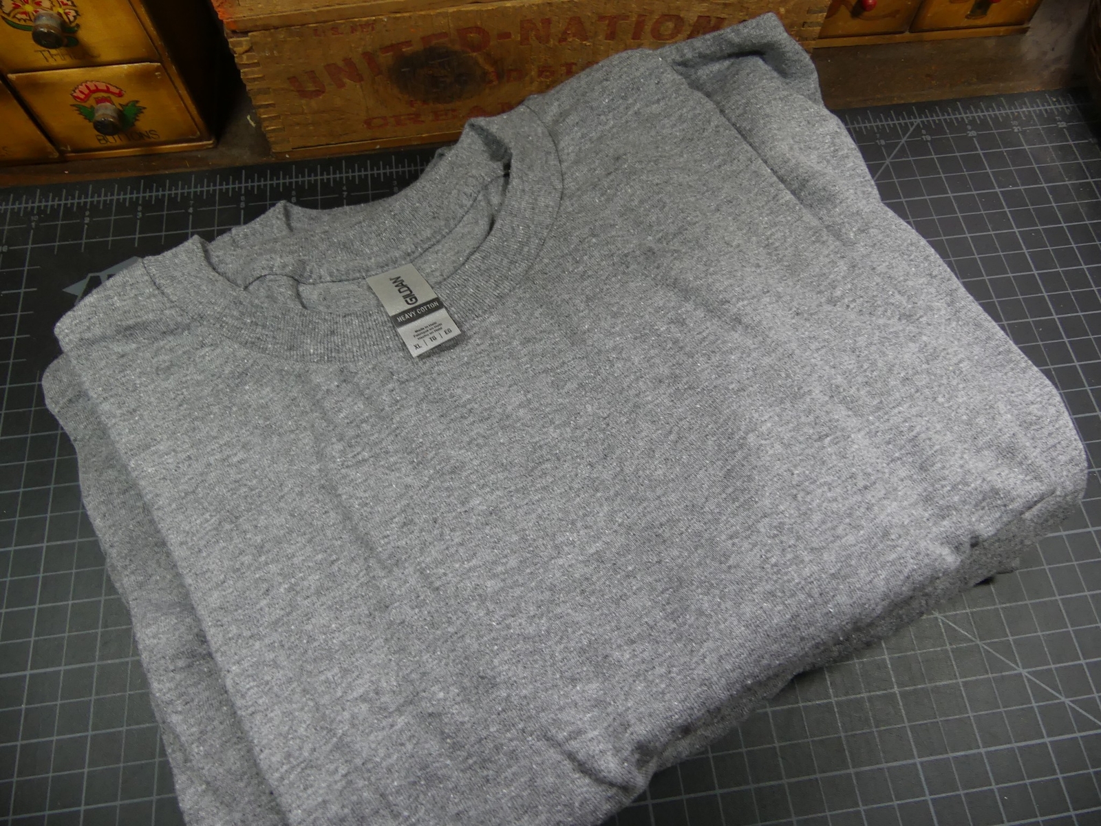 Gildan G500 Unisex Adult Heavy Cotton T-shirt Heather Gray Blank Lot of 4 XL gallery