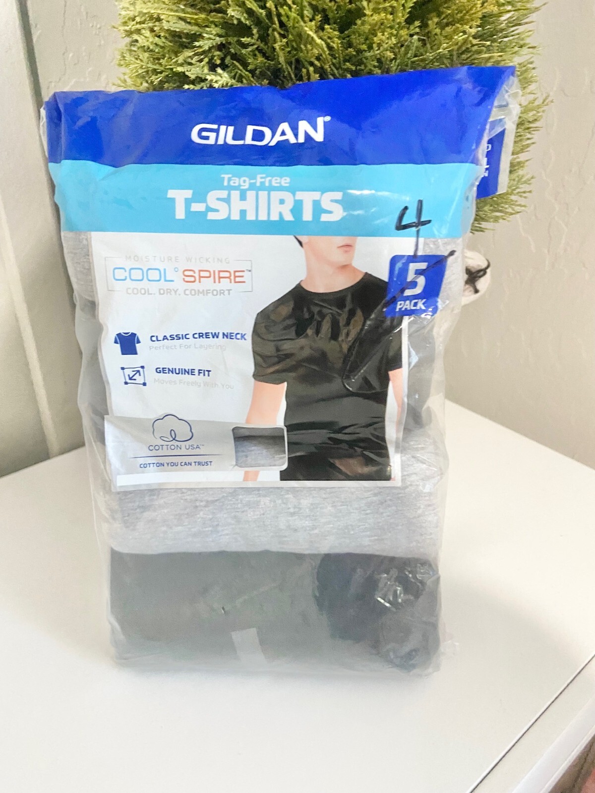 Gildan Men’s Crew T-Shirts, 4 Pack, Style G1100 Black / Grey (XL)