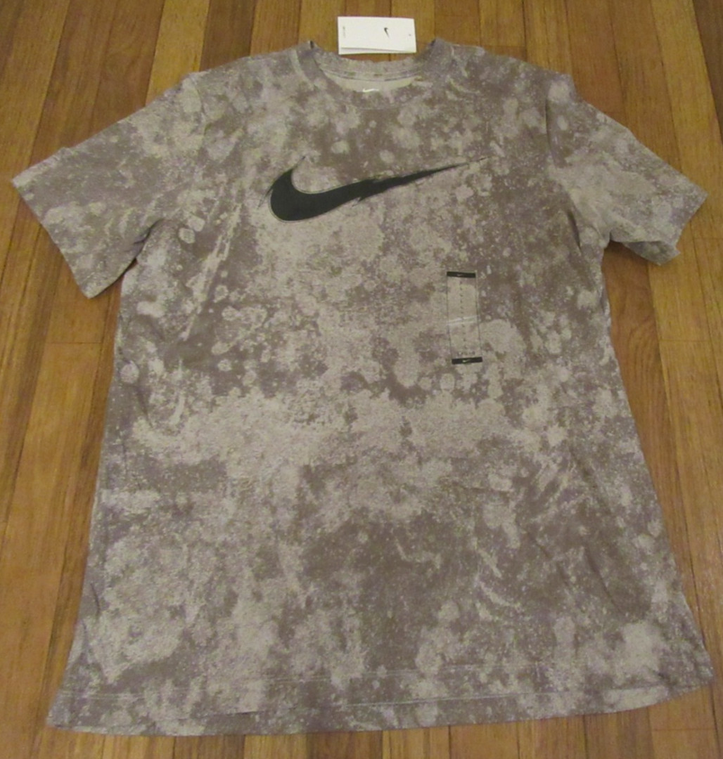 Nike Dri-Fit Heavy Metal Logo Tee T-Shirt Size Large Multi DH0220 033 Brand New