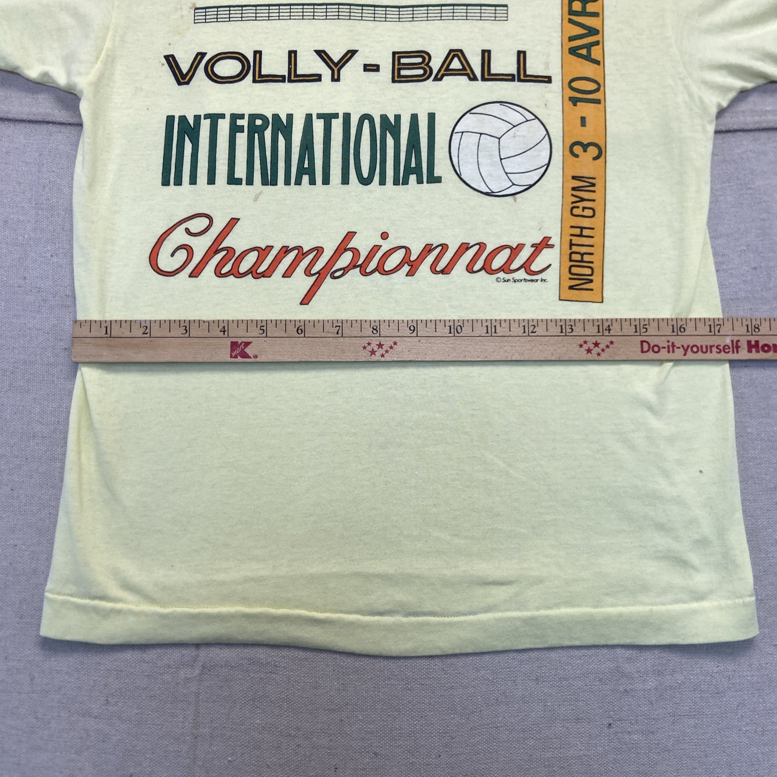 Vintage Volleyball Shirt Womens M Graphic Championnat 90s 80s Yellow gallery