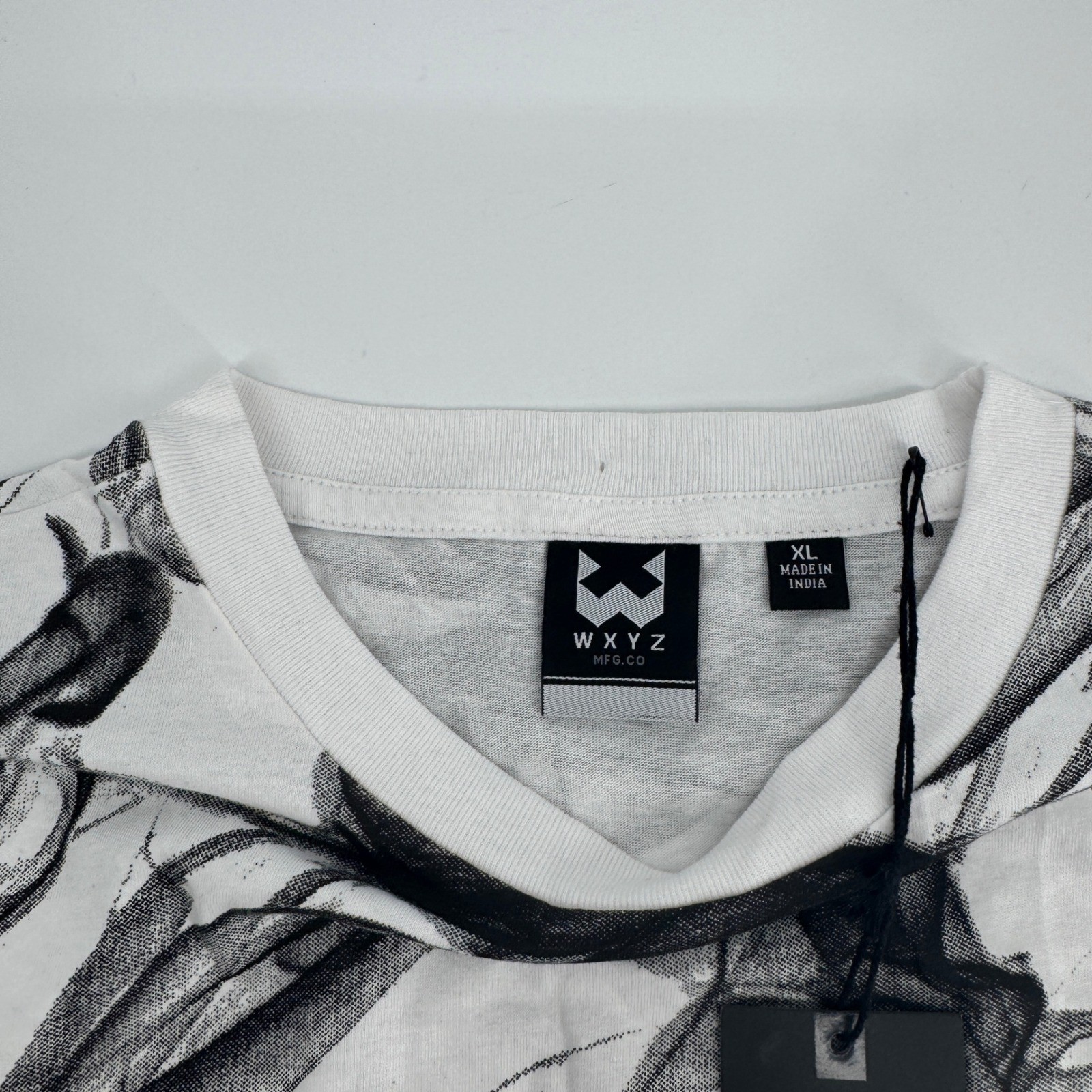 WXYZ MFG CO Mens XL White All Over Smoke Print Skull Rose Graphic T-Shirt NEW gallery