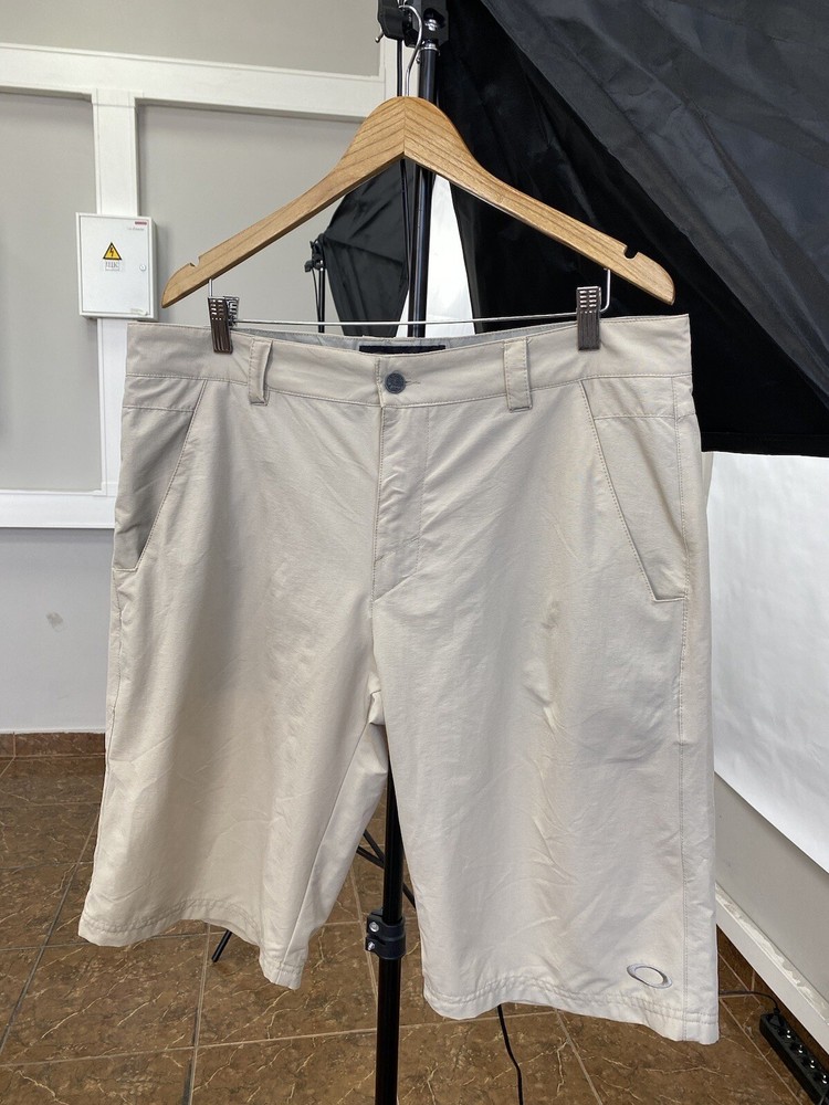 Oakley cargo multipocket shorts rare retro Y2K hype Size 36 Color Beige