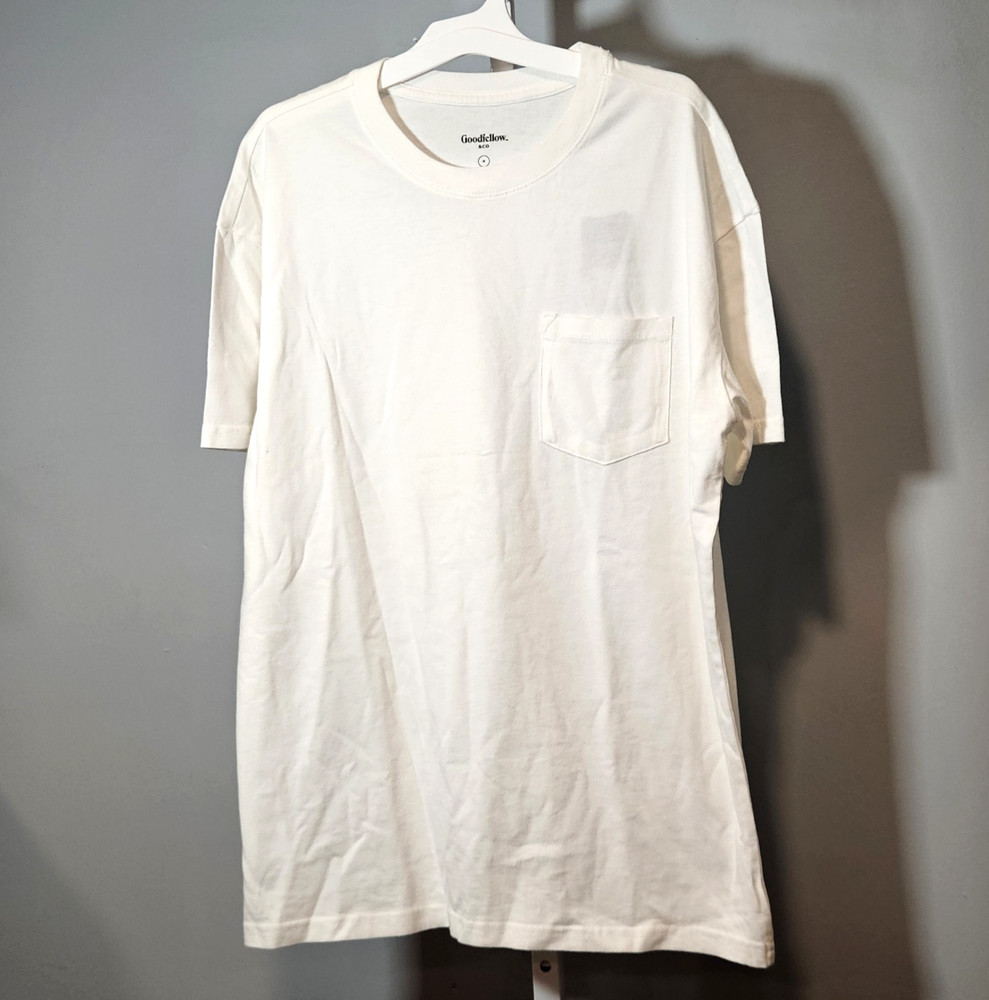NWT Goodfellow & Co Men’s Size M White Relaxed Fit T-shirt Chest Pocket