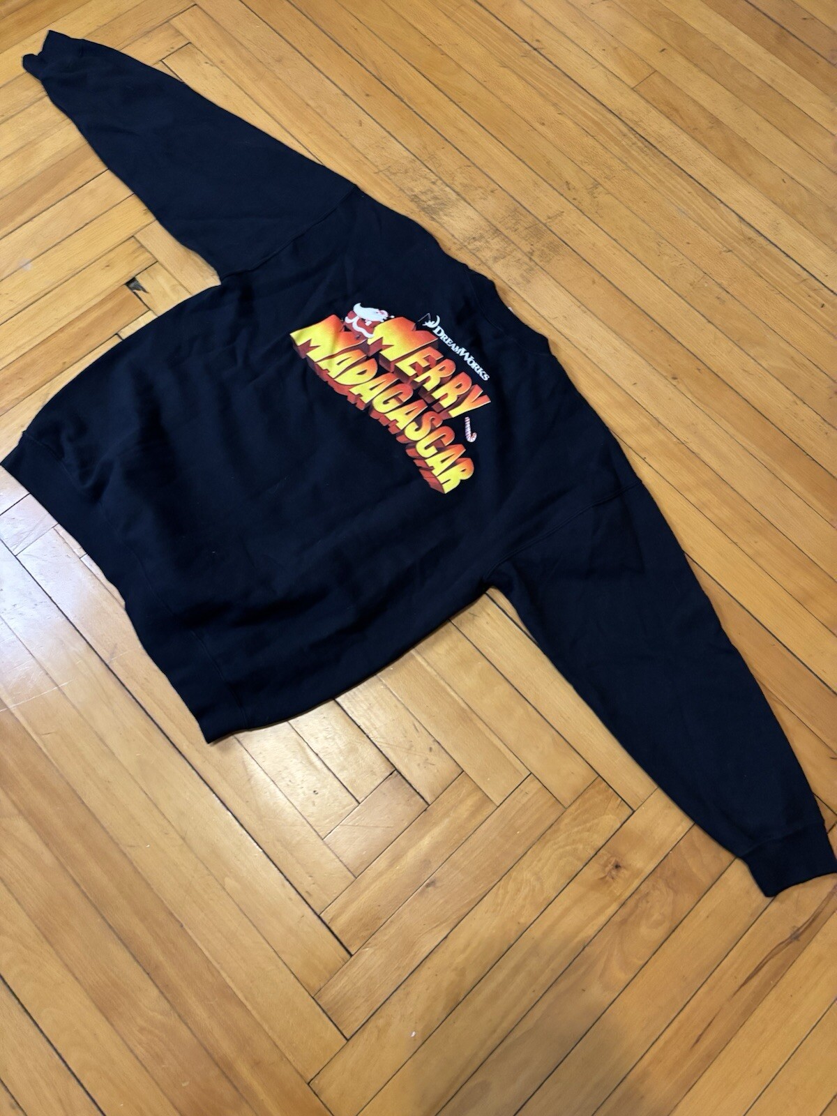 Vtg Merry Madagascar Crewneck Size Large 2011 Gaylord Dreamworks gallery