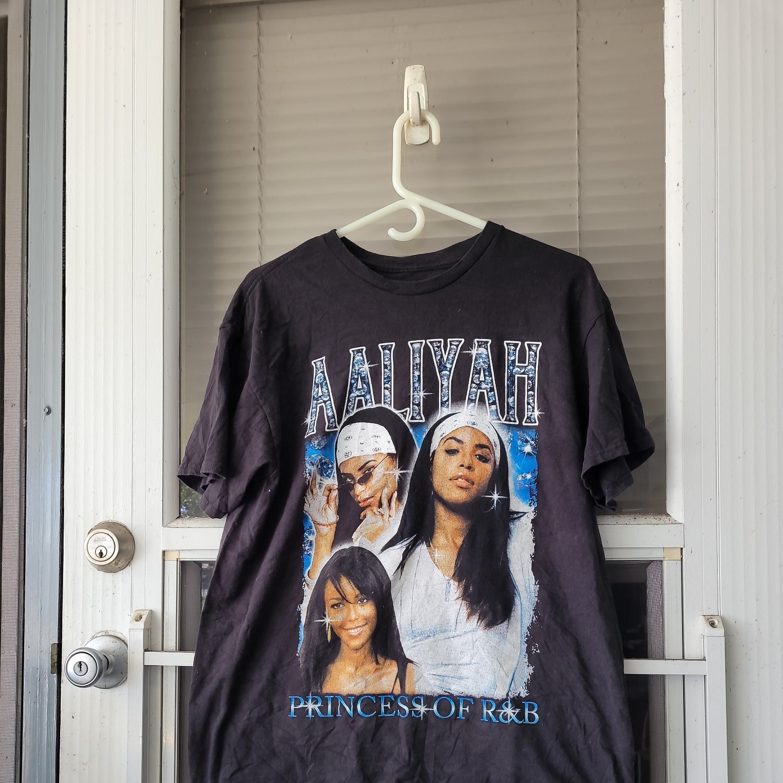 AALIYAH Princess Of R&B Official T-SHIRT Medium Hip Hop 90s Retro Style Design gallery
