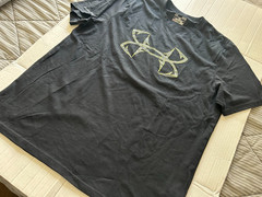 UNDER ARMOUR FISH HOOK LOGO HEAT GEAR CHARGED SZ L LOOSE BLK SHORT SLEEVE T-SHRT
