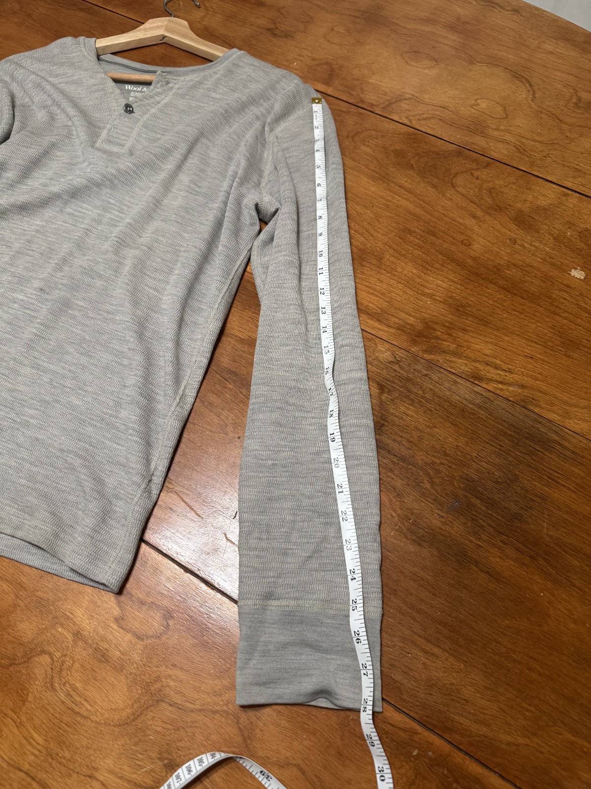 Wool & Prince Large Oatmeal Heather Waffle Henley MSRP $140 gallery
