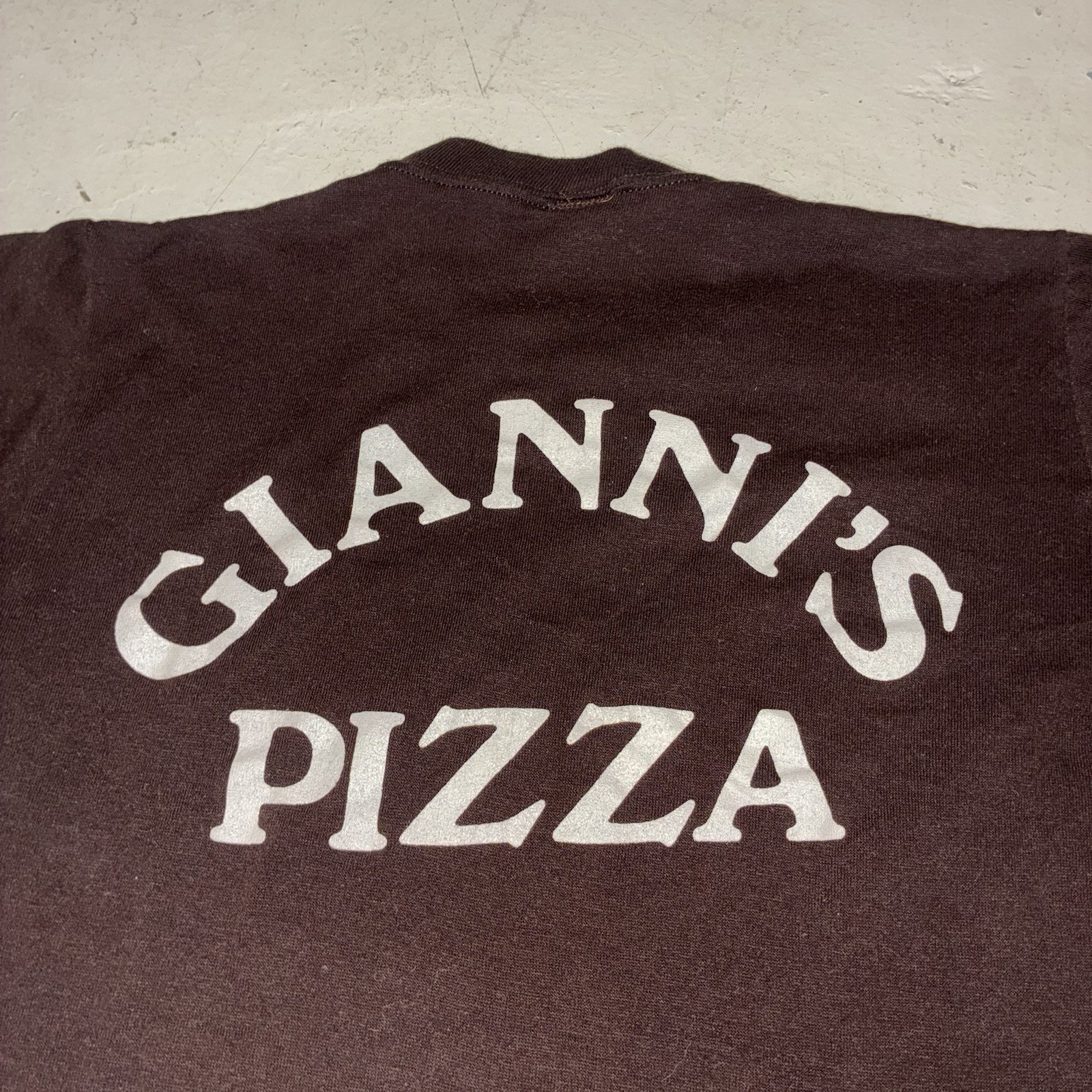 Vintage 1980s Gianni's Pizza Monterey California Restaurant T Shirt Sz M Brown gallery