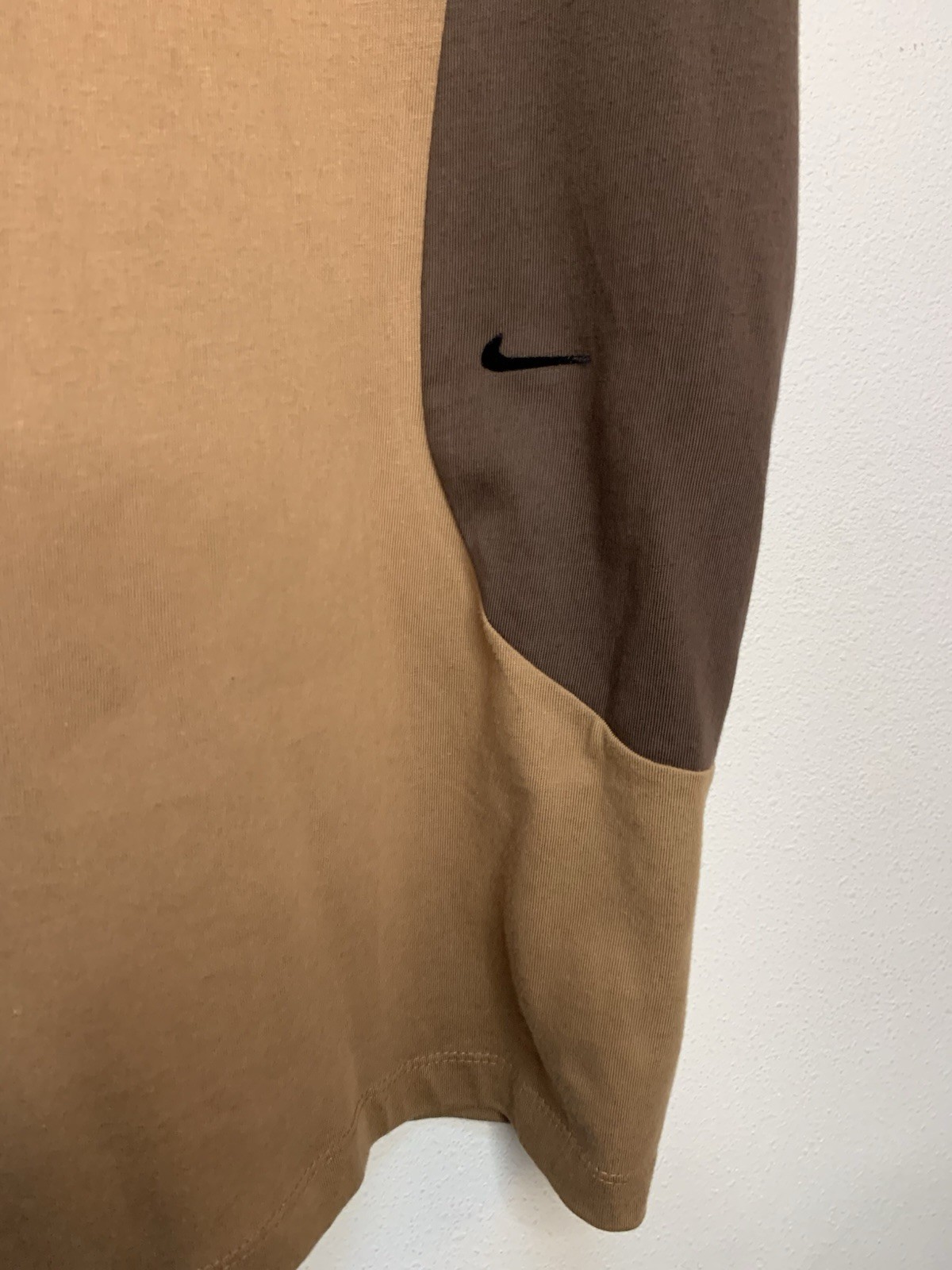 Nike The Nike Tee Men’s XL Brown/Tan Colorblock Logo Crew Neck Short Sleeve gallery