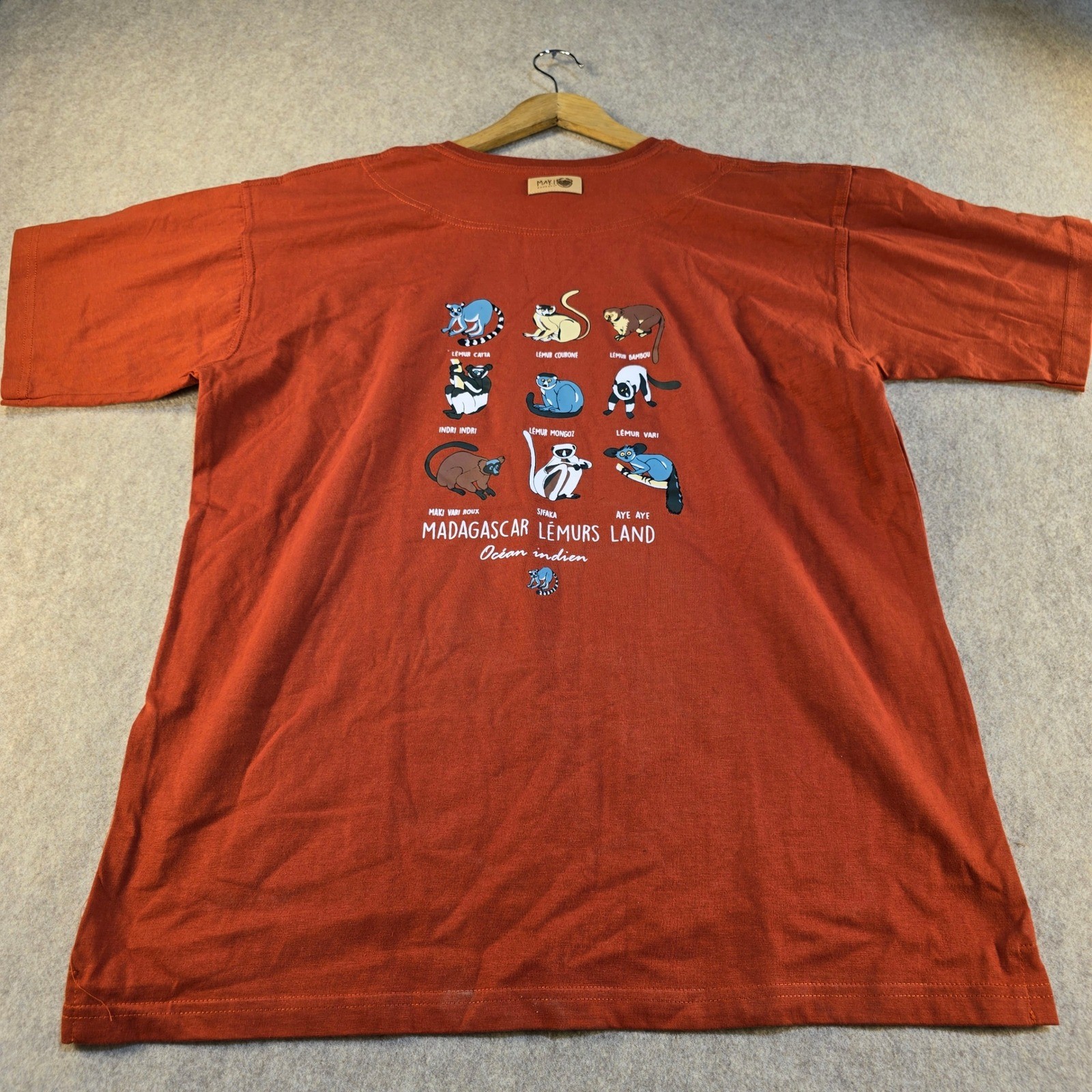 Maki Company Madagascar Lemurs Land Graphic T-Shirt Burnt Orange Mens Medium gallery
