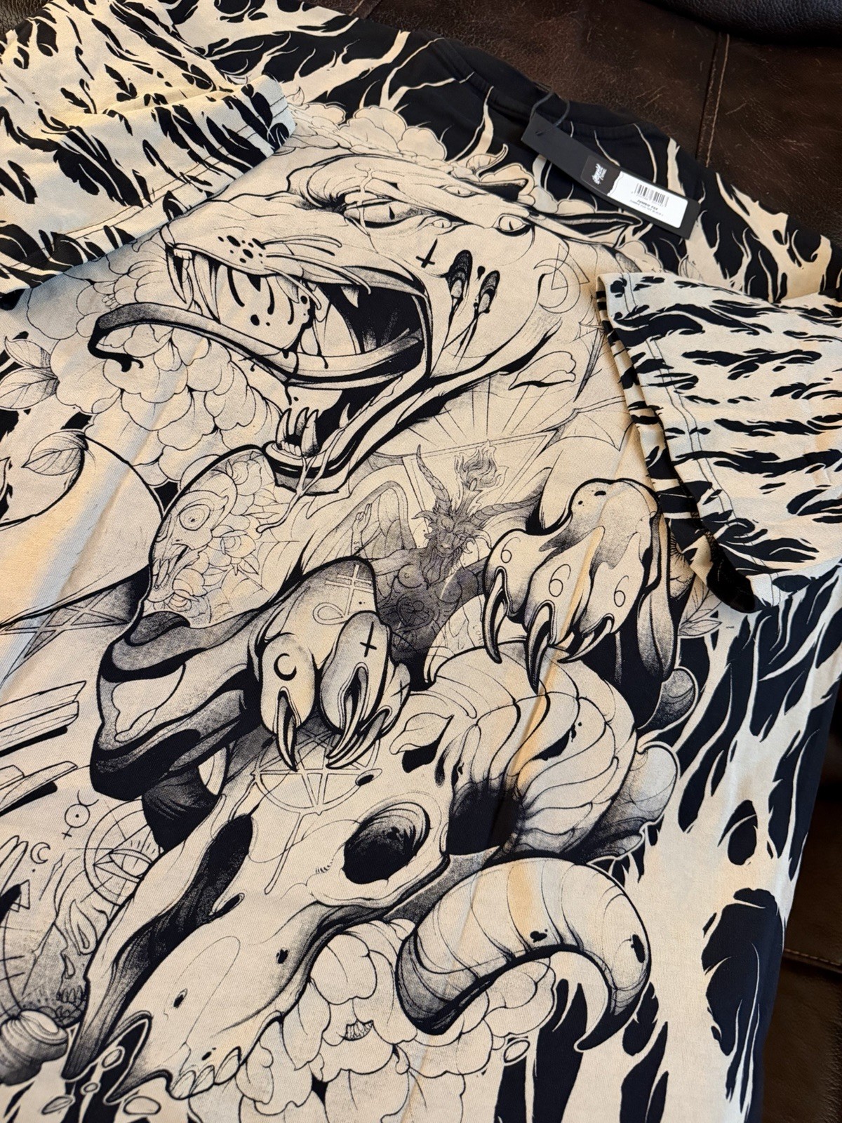 *BRAND NEW* Stay Cold Apparel Zombie Fox Men’s L Crew Neck Cotton Tee