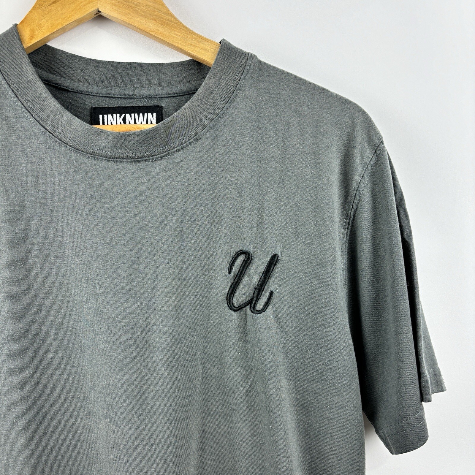UNKNWN Melbourne Grey Embroidered Round Hem Tshirt Men’s Medium gallery