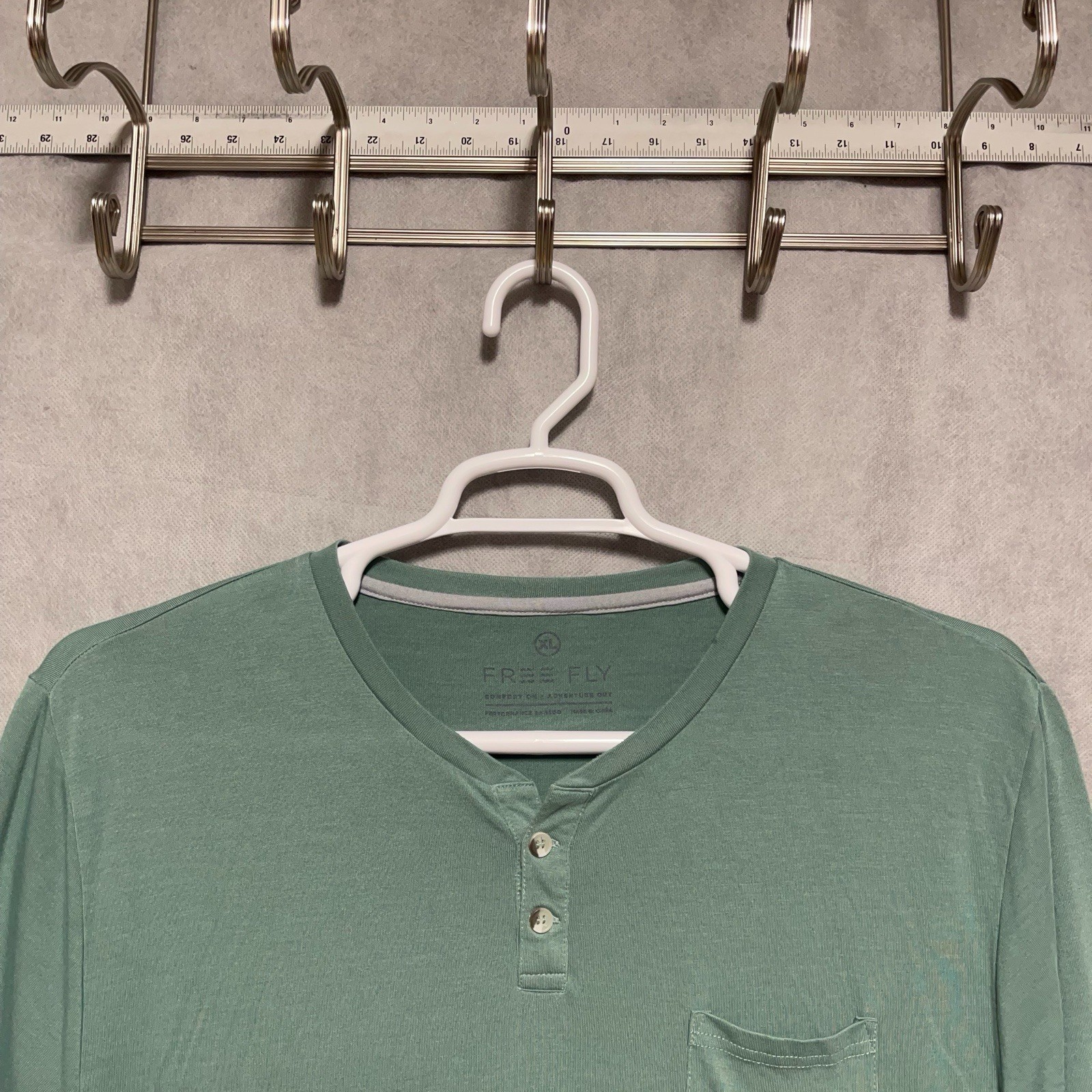 FREE FLY Shirt Men XL Green Henley Performance Bamboo Active Workout Gym Tee