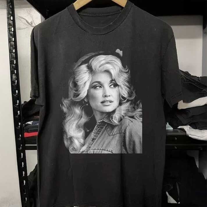Dolly Parton Portrait Unisex Black Cotton T-Shirt