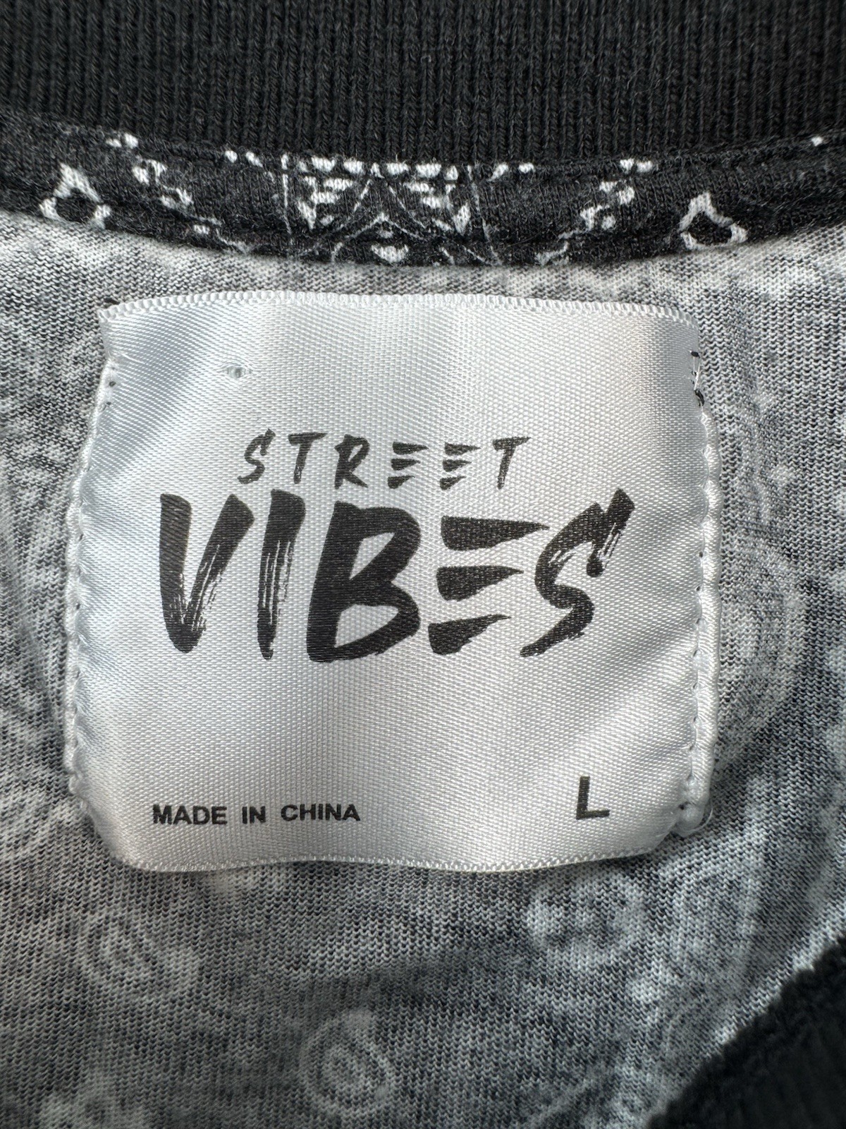 Street Vibes Black & White Short Sleeve Paisley Print Shirt Mens Large Bandana gallery