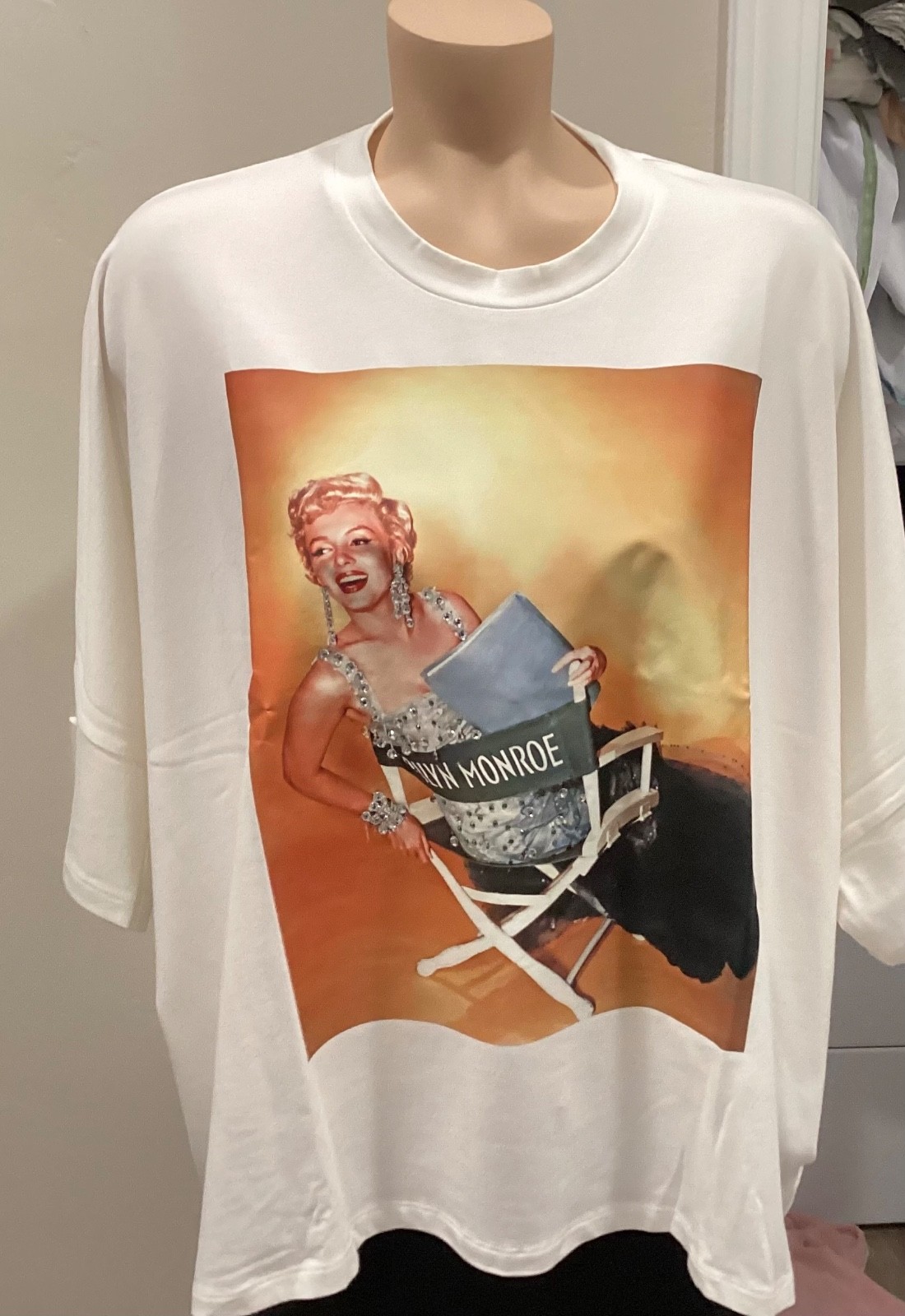 Women’s L/XL Marilyn Monroe Bedazzled Crystals Comfort T-shirt gallery