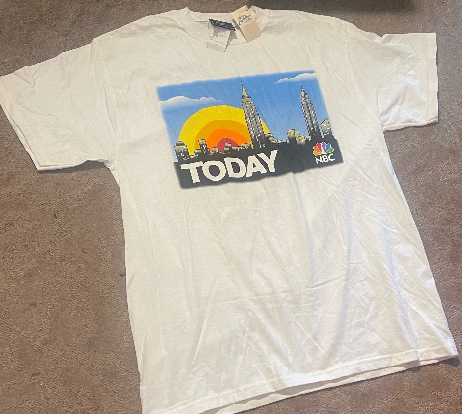 Vintage Today Show EXPERIENCE NBC STORE Logo T-Shirt Size Lrg NWT gallery