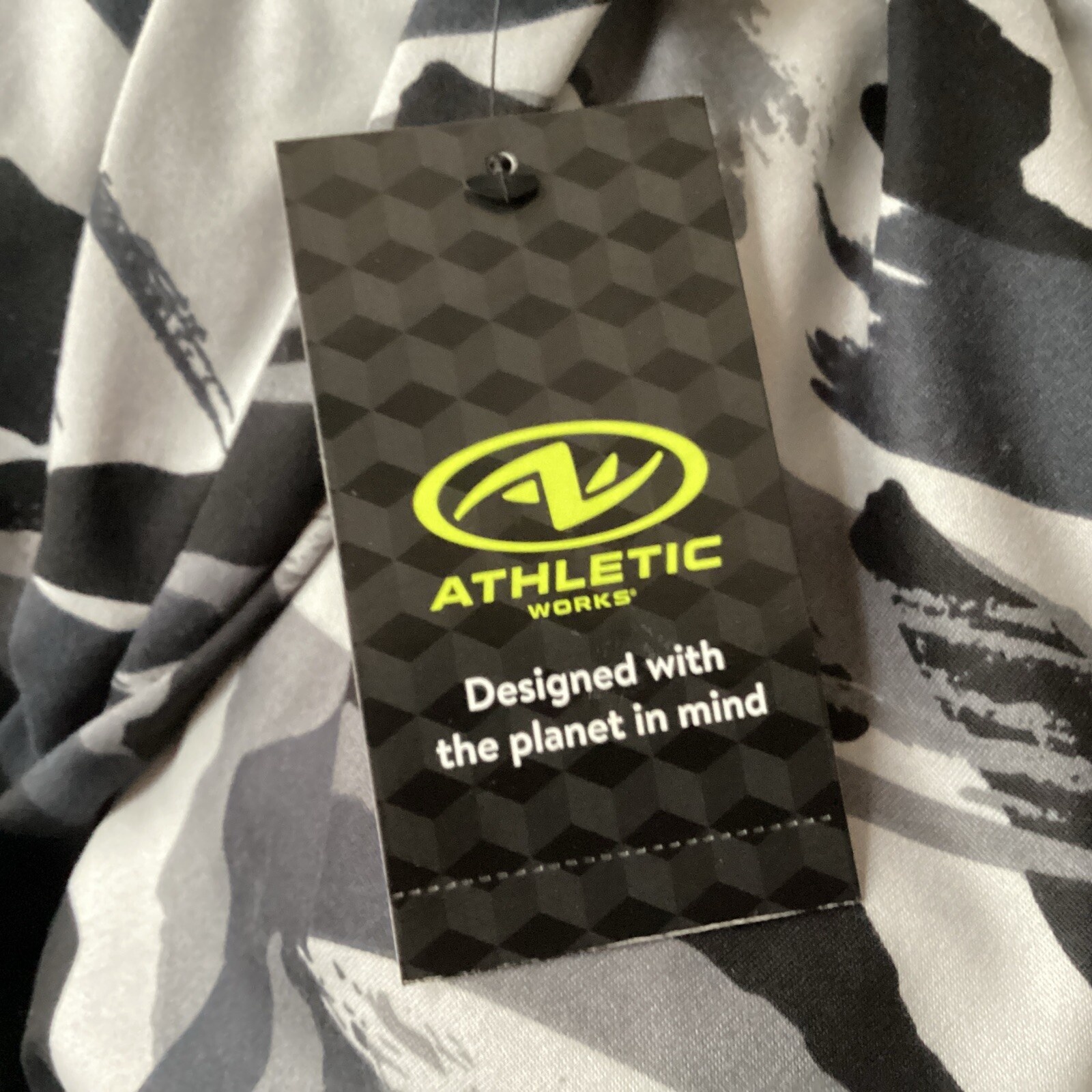 Athletic Works Jersey T-shirt Men Sz 2XL Gray / Black Short Sleeve Camo Print gallery