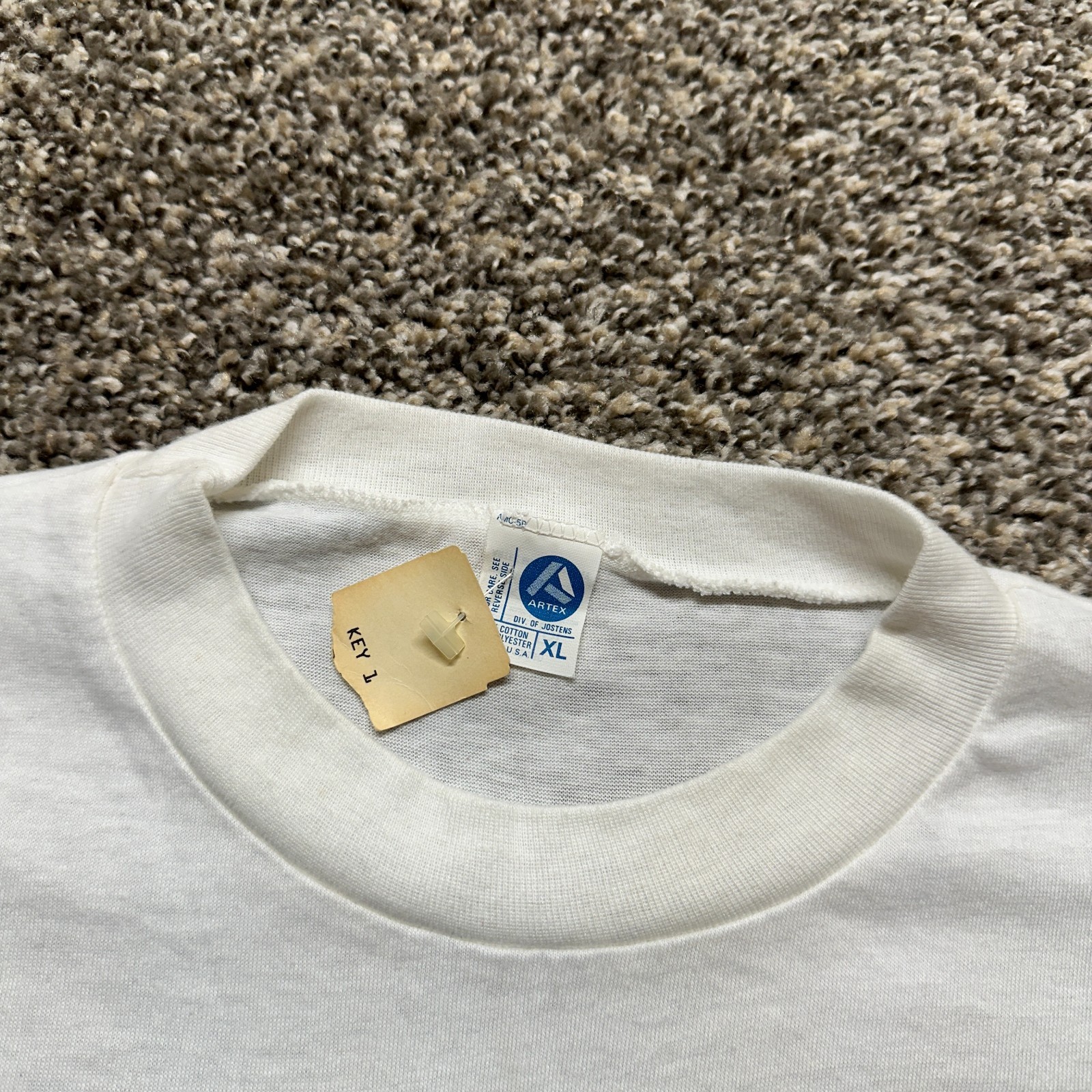 Vintage Saloon T-shirt Size XL White 80s Artex Arizona Bar Souvenir - Pre-owned gallery