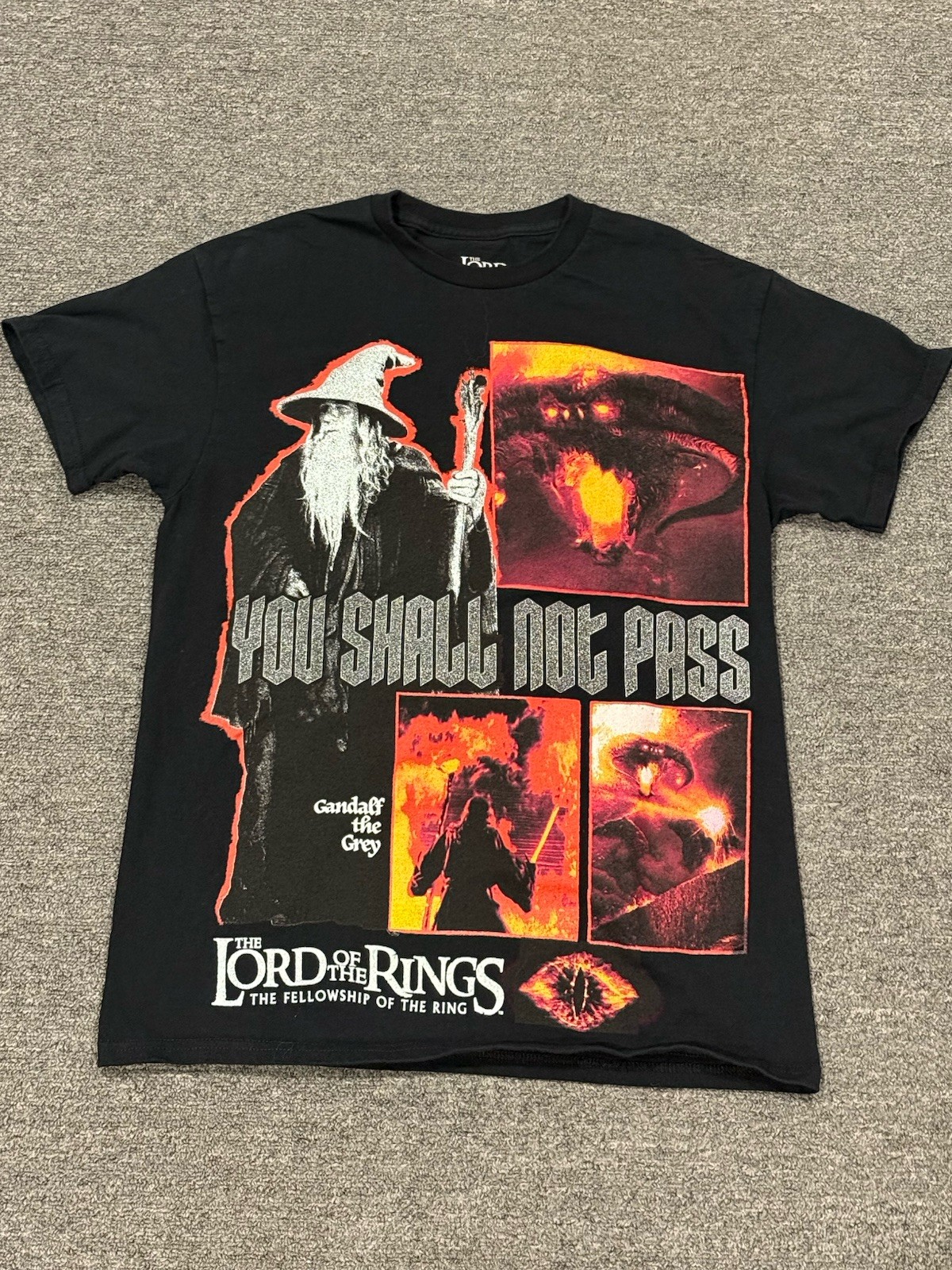 RARE You Shall Not Pass – Gandalf Lord of the Rings Large Print Graphic T shirt
