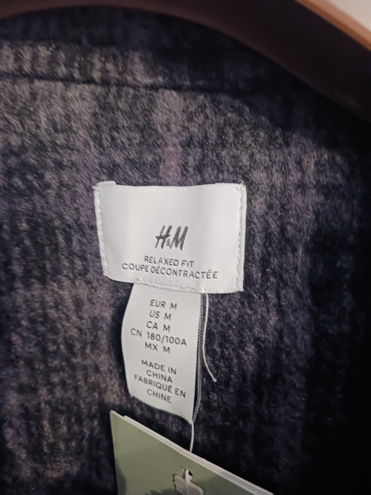 H&M Men's Jaquet New With Tag Black And Purple 100% Recycled Polyester gallery