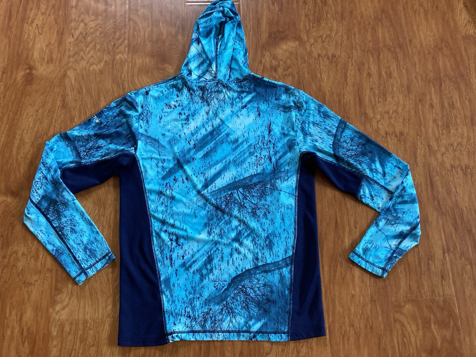 Habit Hoodie Shirt M Blue 40+ Solar Factor Realtree Fishing gallery
