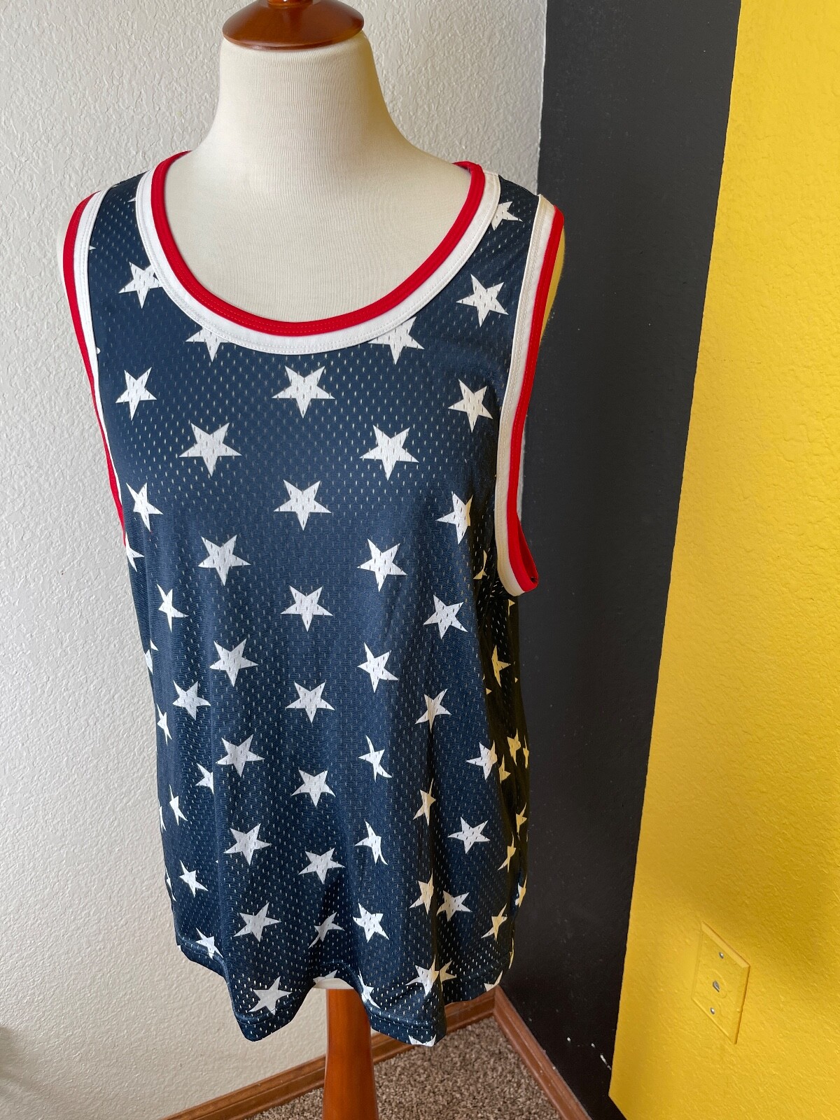 No Boundaries Mens Shirt Medium 38-40 Stretch Active Red White Blue Stars gallery