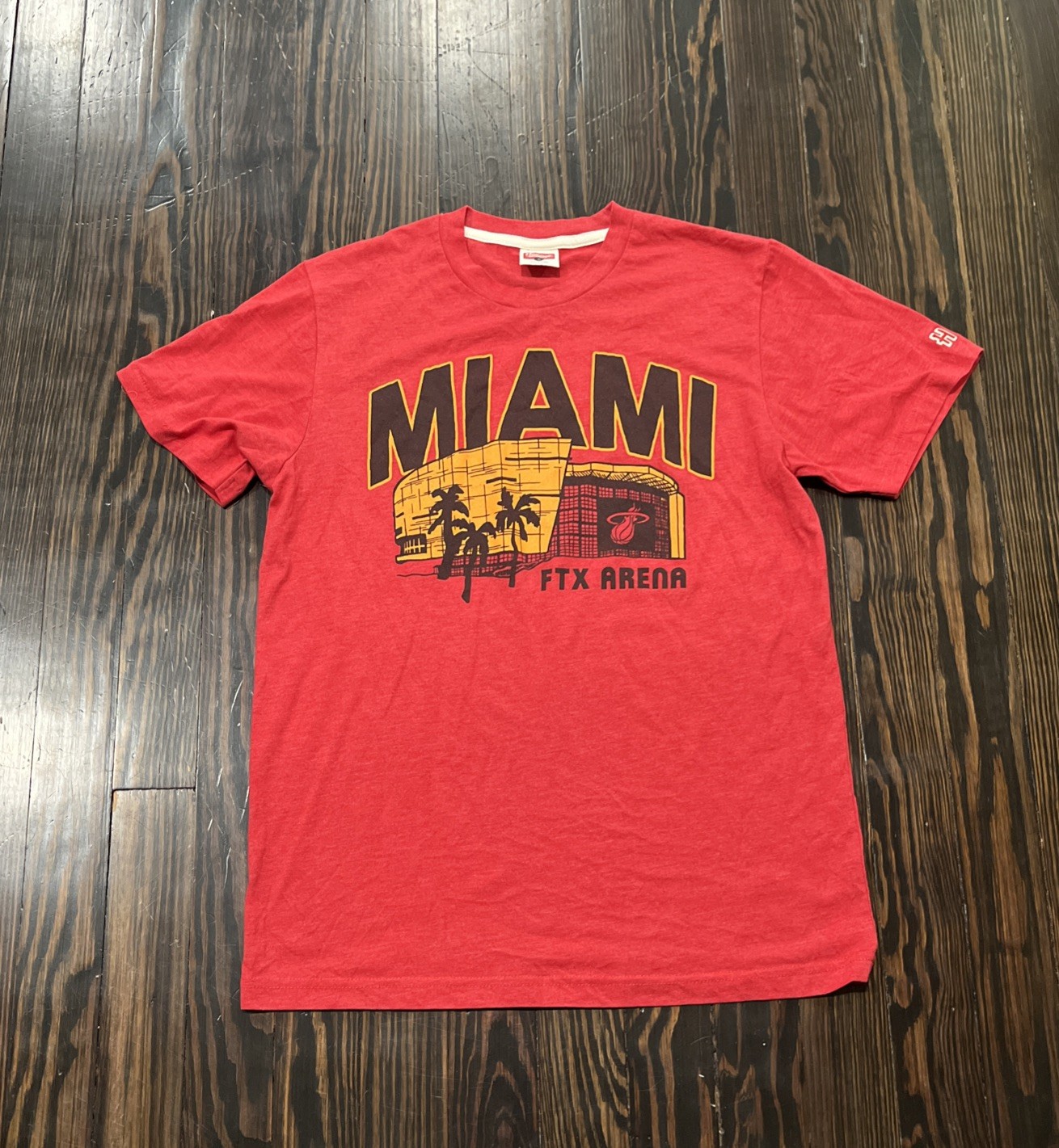 Homage Miami Heat T Shirt Men’s Small Red Polyester Cotton Rayon gallery