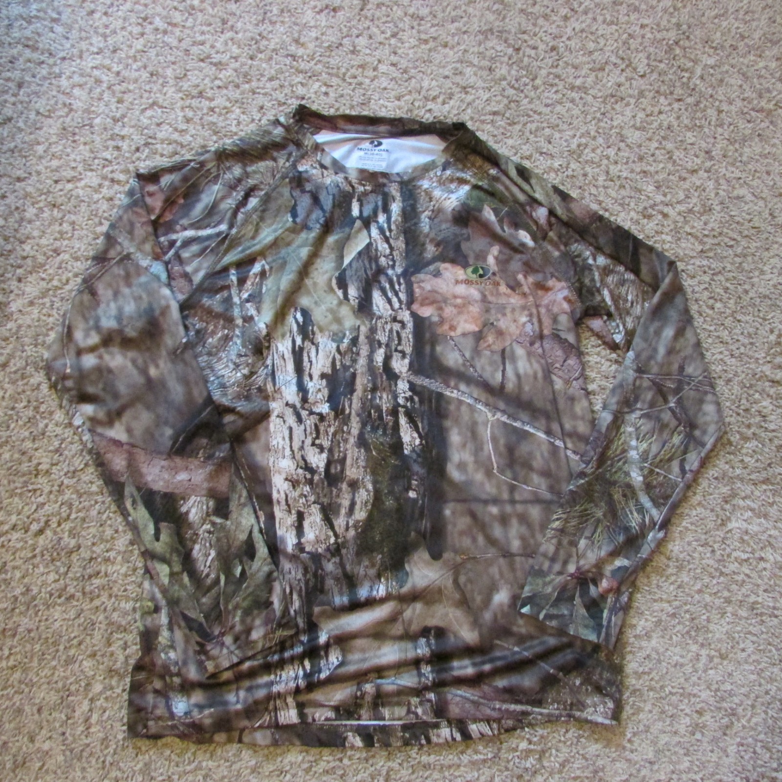 NWOT Mossy Oak Medium Stretch Poly Crew Neck Long Sleeve Shirt