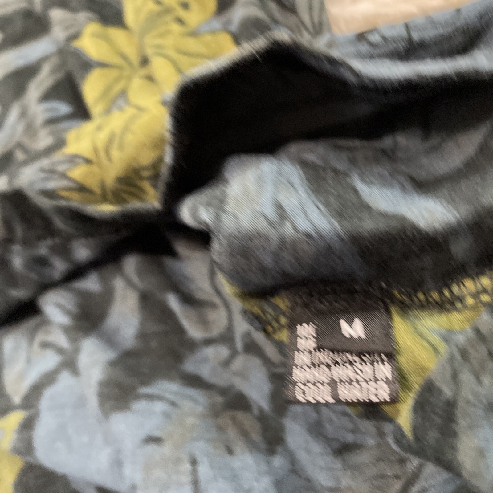 LOST Shirt Men M Slim Floral Black Skate Surf Island Hawaiian Y2k Pocket Tee M gallery